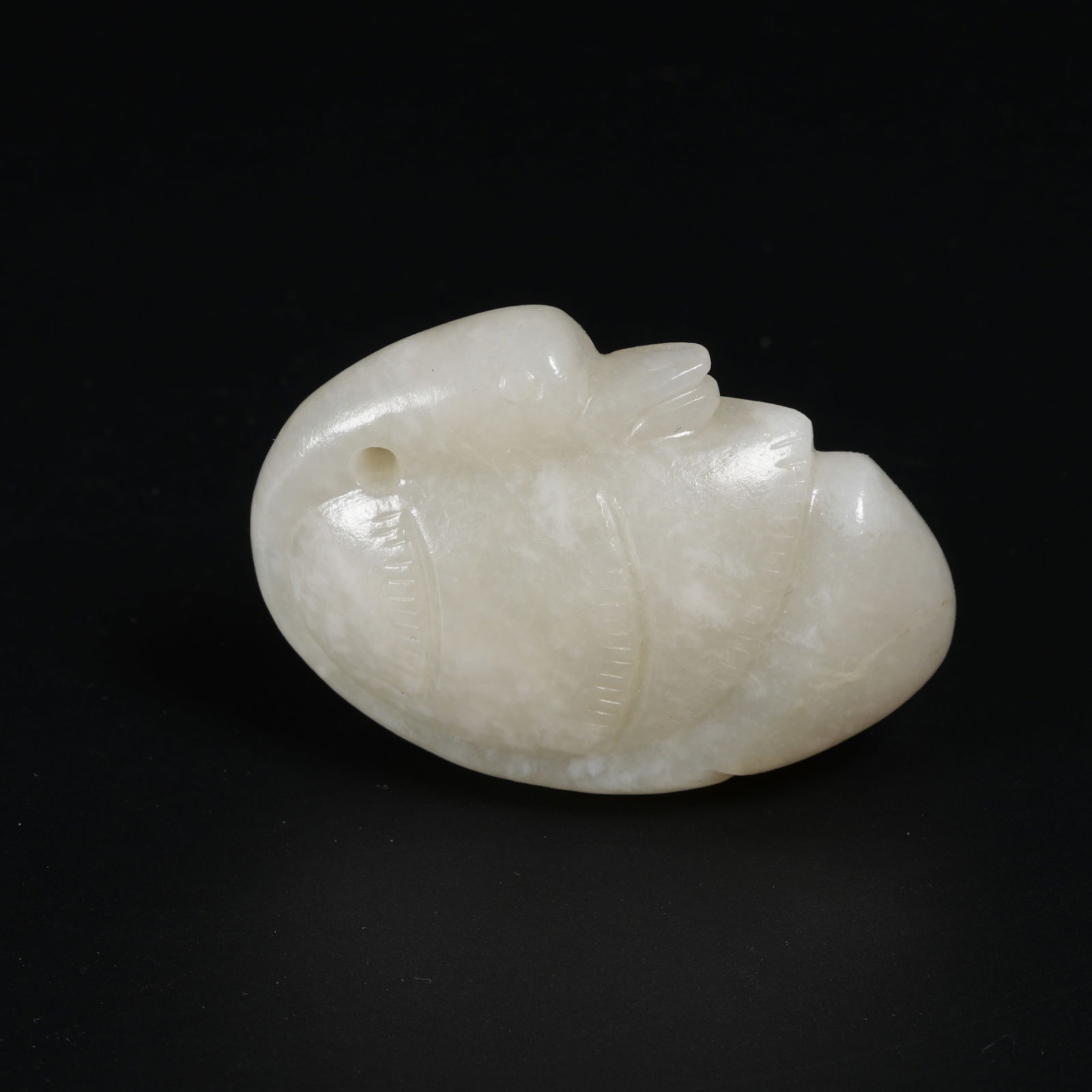 A HETIAN JADE BIRD PENDANT (1 of 6)