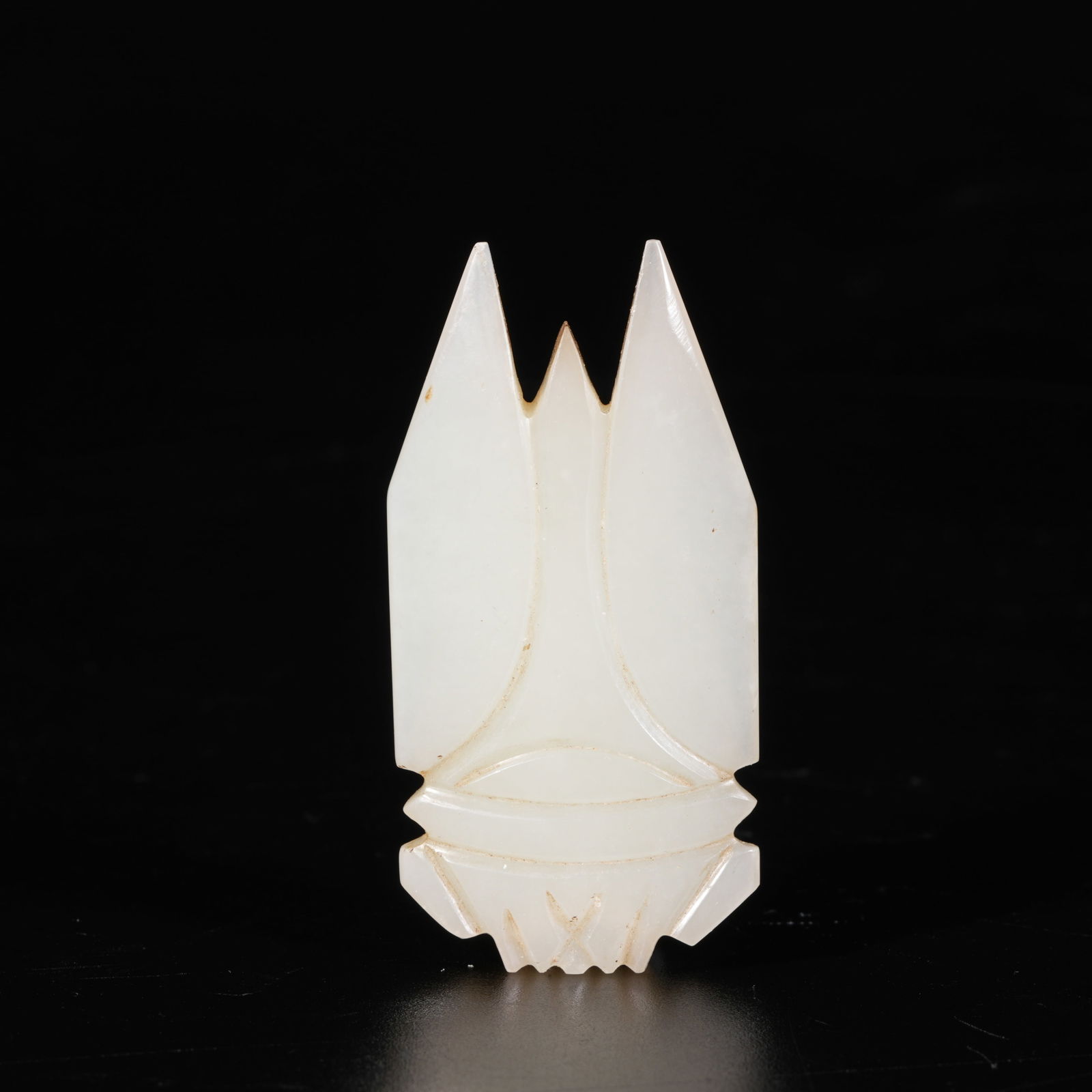 A HETIAN JADE "ONE-CRY ASTONISHES THE WORLD" ORNAMENT: Hetian Jade "One-Cry Astonishes the World" Ornament