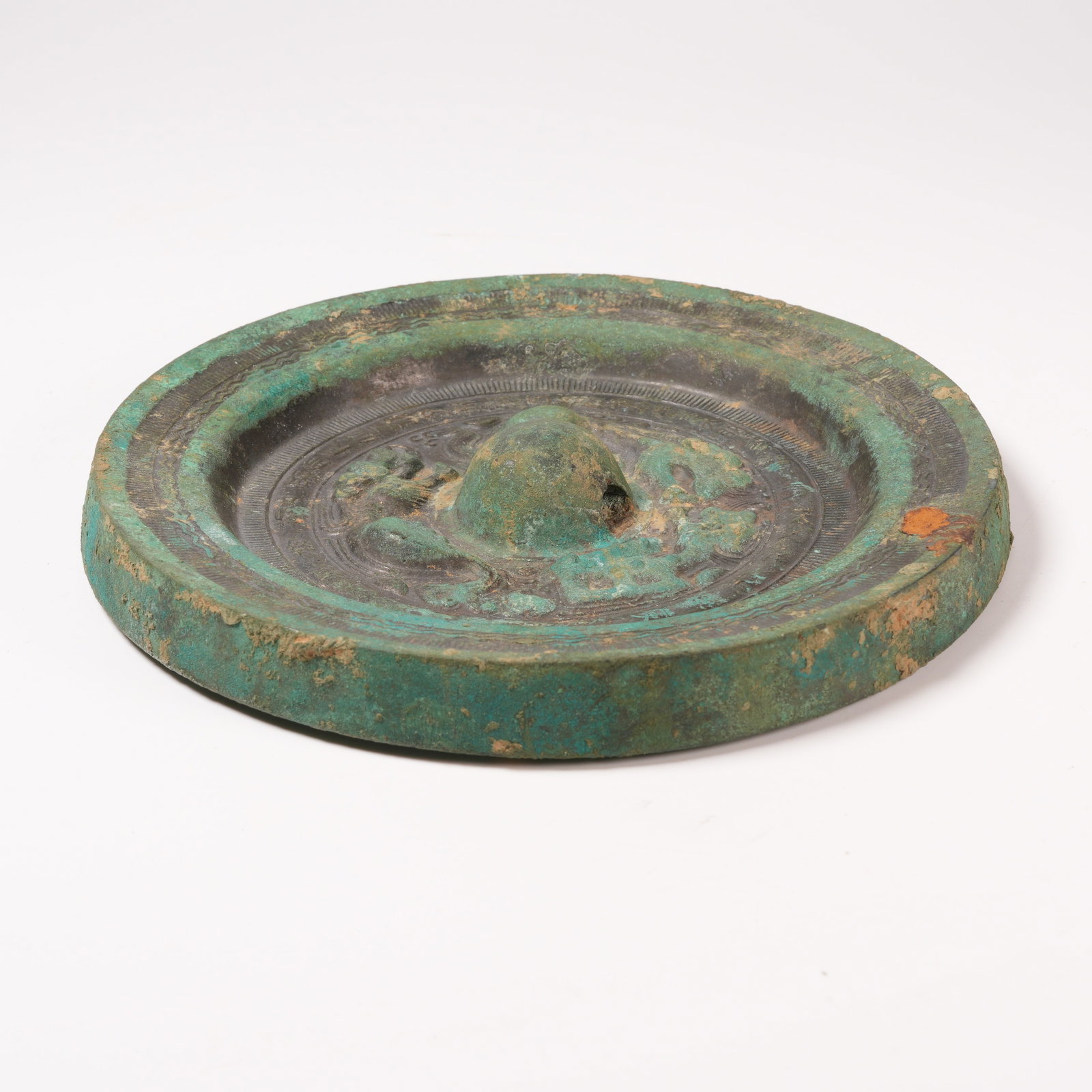 A BRONZE MIRROR WITH DRAGON PATTERN - 9