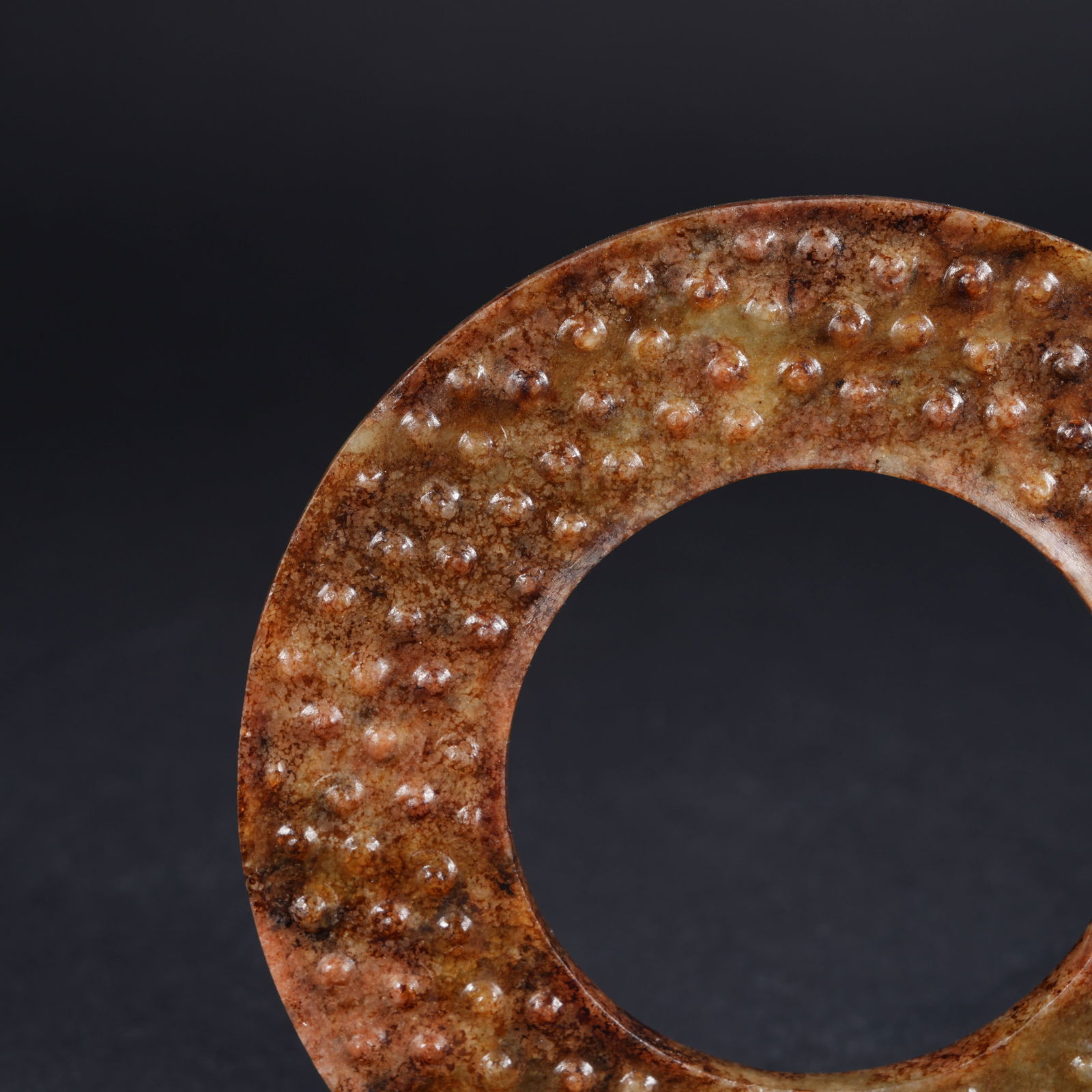 A ANCIENT JADE RING WITH GRAIN PATTERN - 3