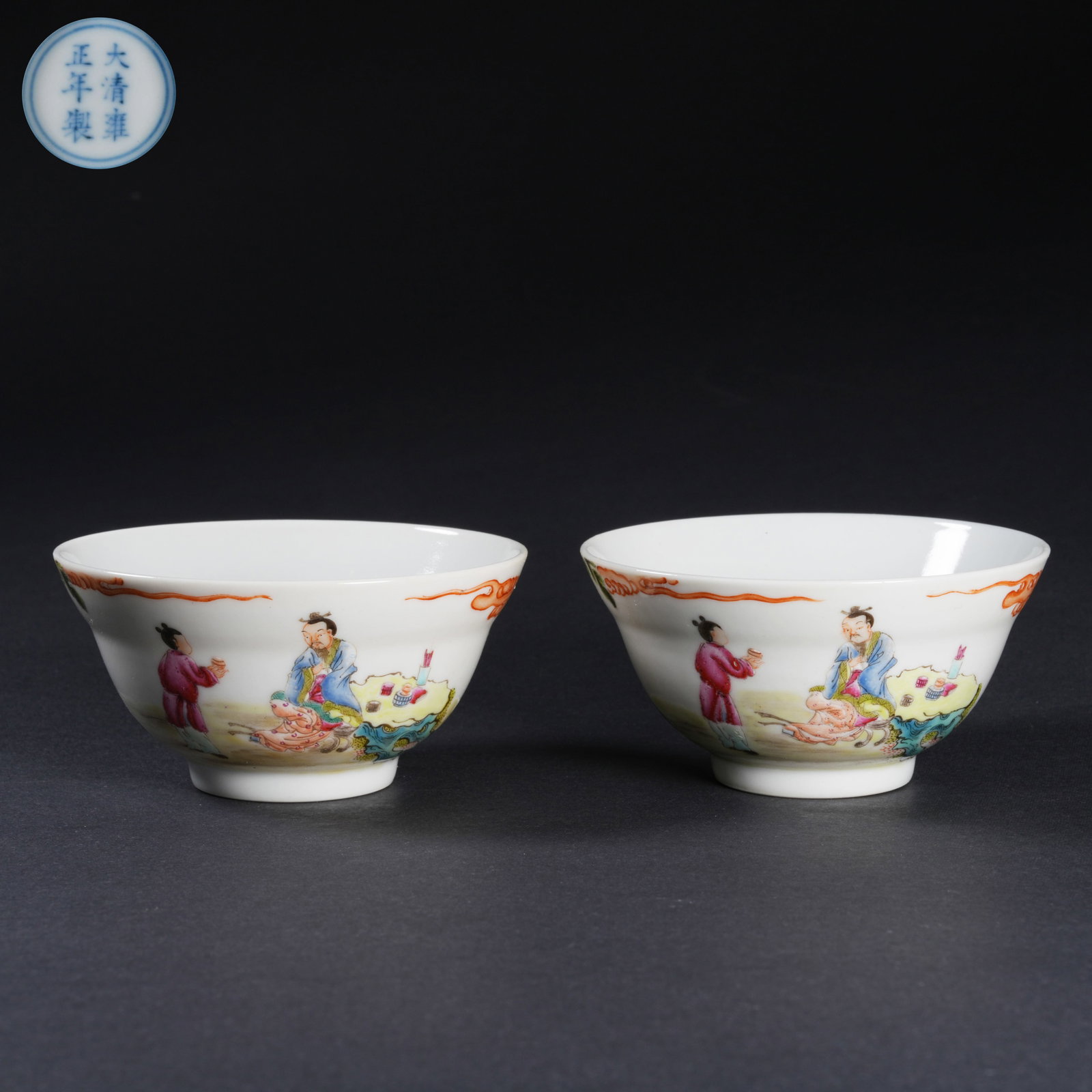 A SET OF FAMILLE-ROSE FIGURAL CUPS: Set of famille-rose figural cups