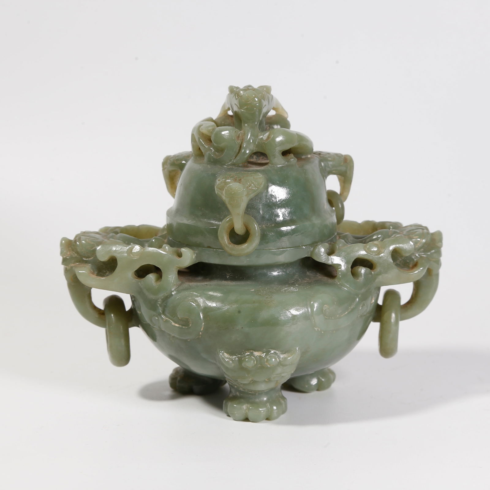 A HETIAN JADE INCENSE BURNER WITH DRAGON KNOB (1 of 10)