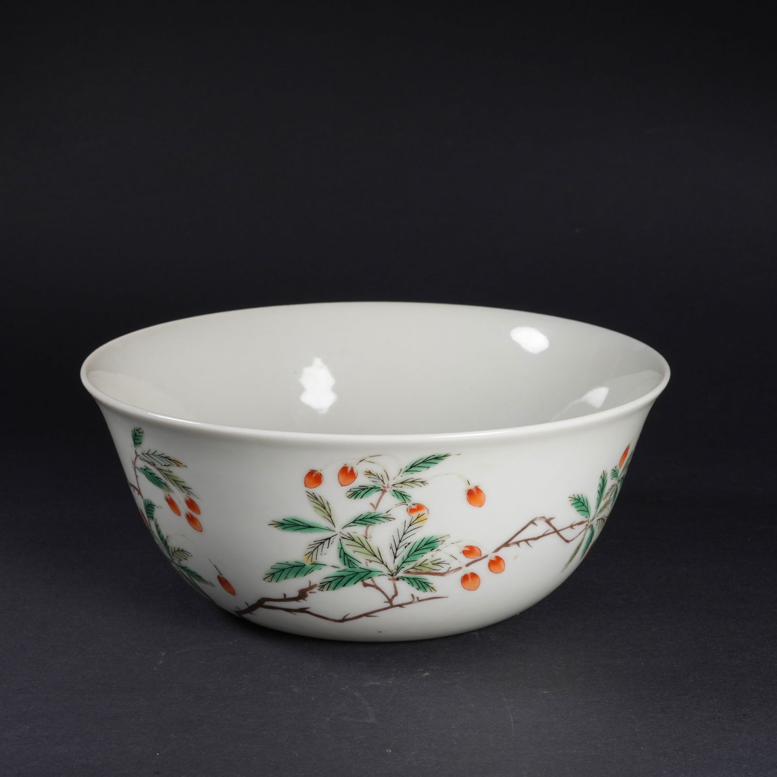 A FAMILLE-ROSE FRUIT MOTIF BOWL: Famille-rose fruit motif bowl