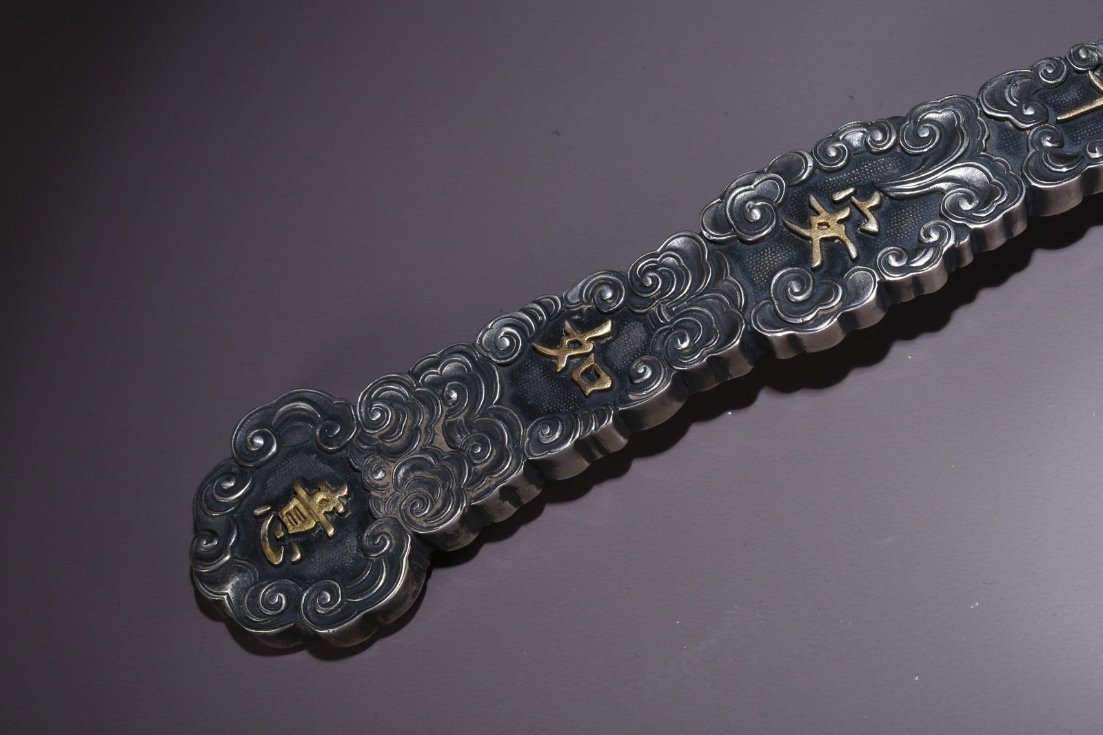 A SILVER RUYI WITH SHOU STAR PATTERN - 4