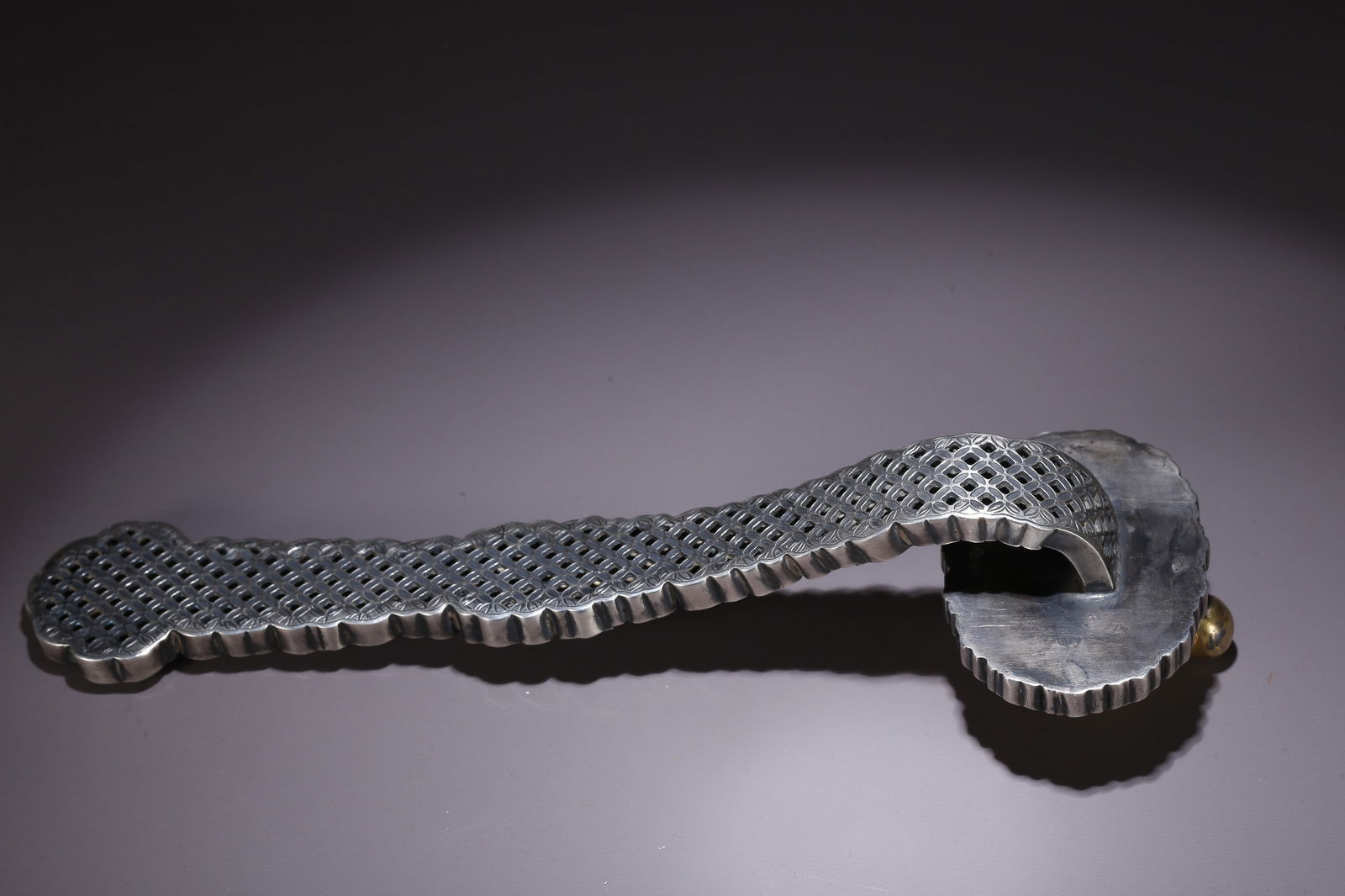 A SILVER RUYI WITH SHOU STAR PATTERN - 7