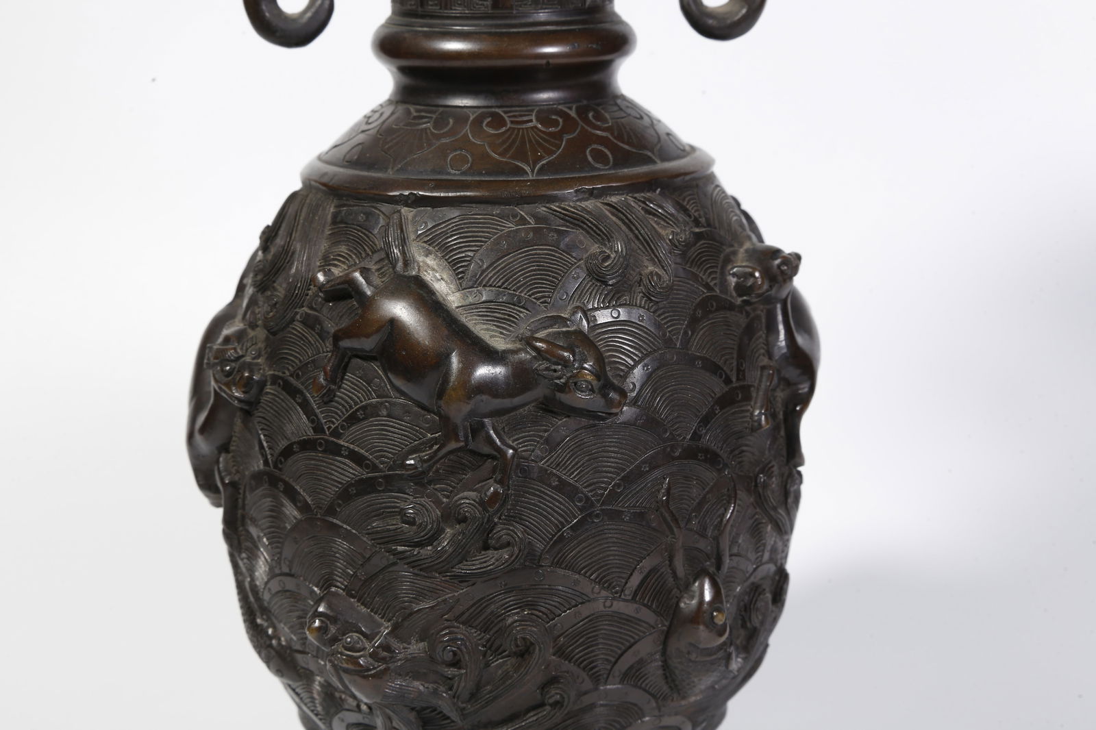 A BRONZE DOUBLE-DRAGON-HANDLED BOTTLE - 3