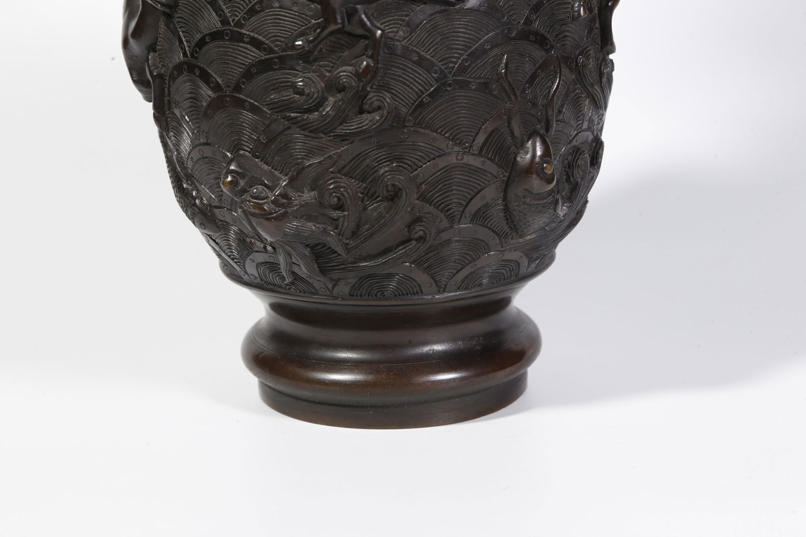 A BRONZE DOUBLE-DRAGON-HANDLED BOTTLE - 4