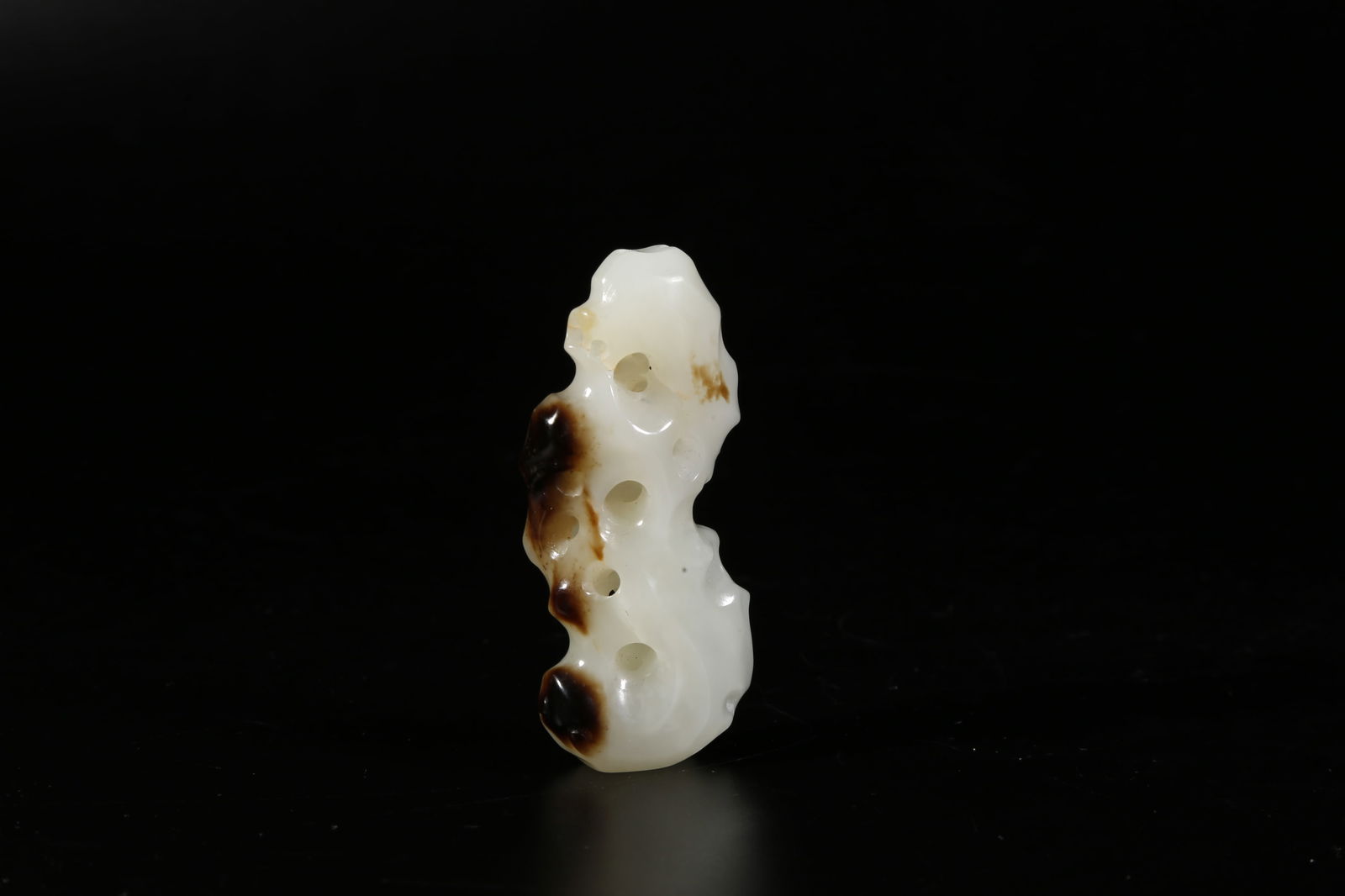 A HETIAN JADE MINIATURE LANDSCAPE ORNAMENT: Hetian jade miniature landscape ornament