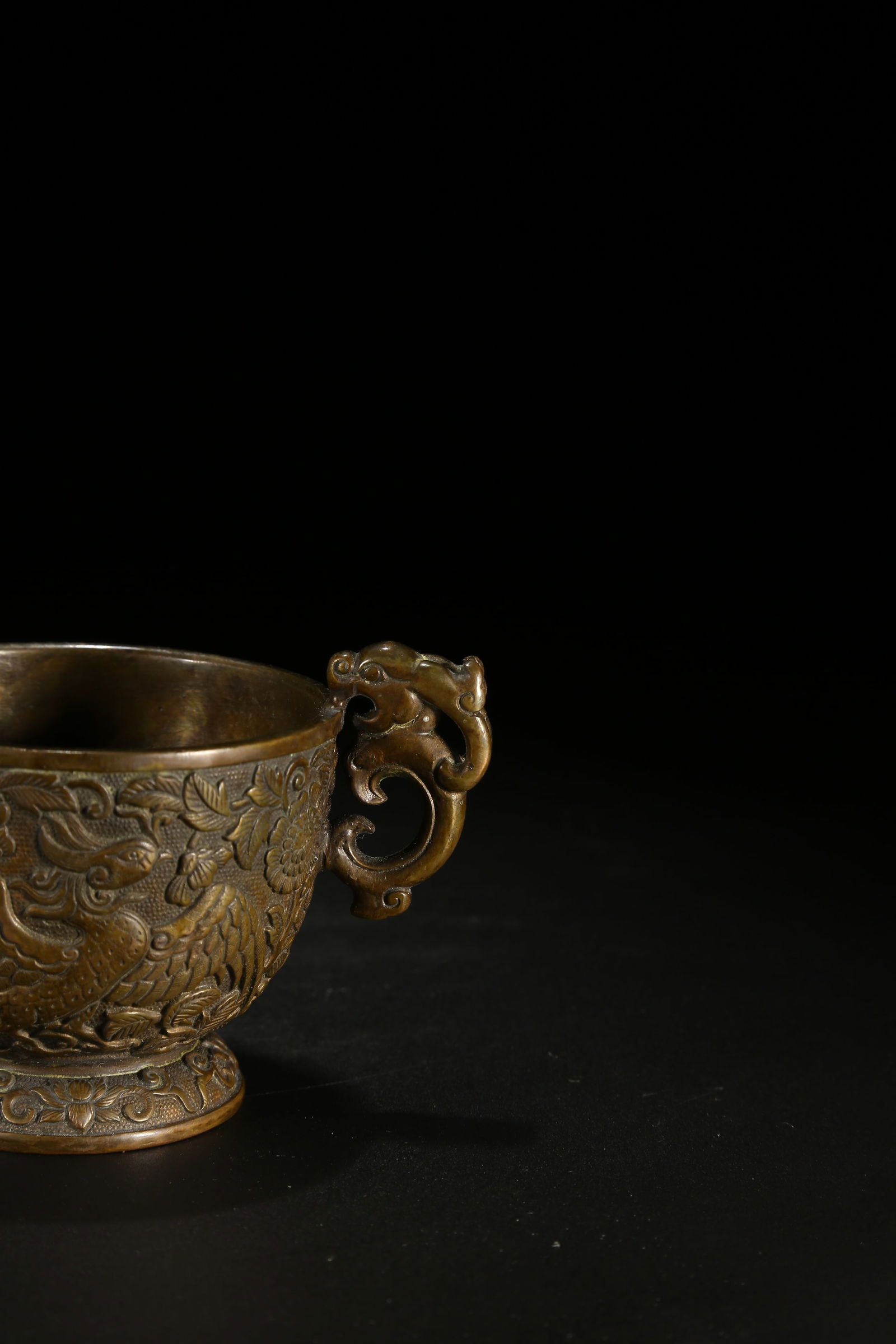 A BRONZE DOUBLE-HANDLED CUP WITH PHOENIX PATTERN - 2