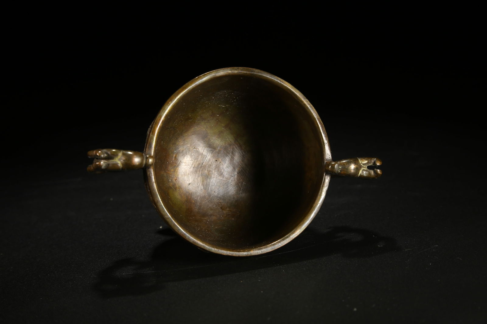 A BRONZE DOUBLE-HANDLED CUP WITH PHOENIX PATTERN - 8