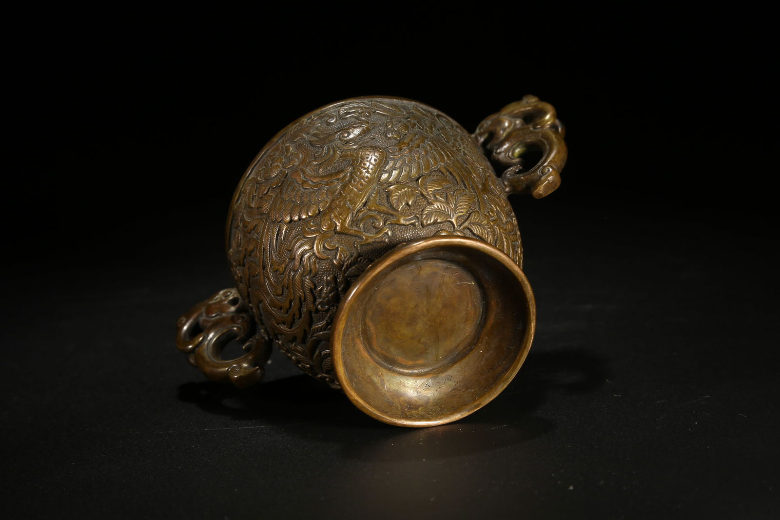 A BRONZE DOUBLE-HANDLED CUP WITH PHOENIX PATTERN - 9