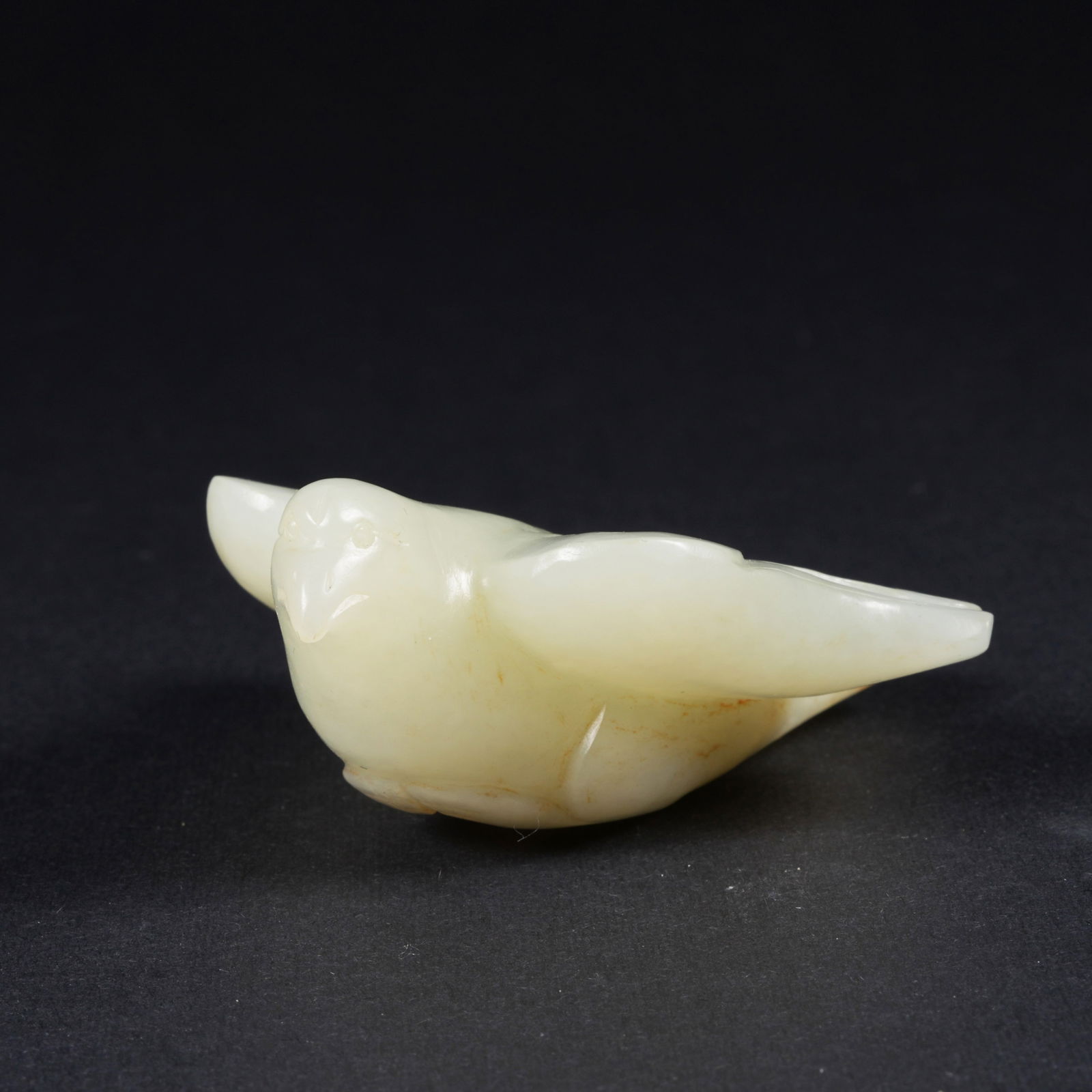 A HETIAN JADE BIRD PENDANT: Hetian jade bird pendant