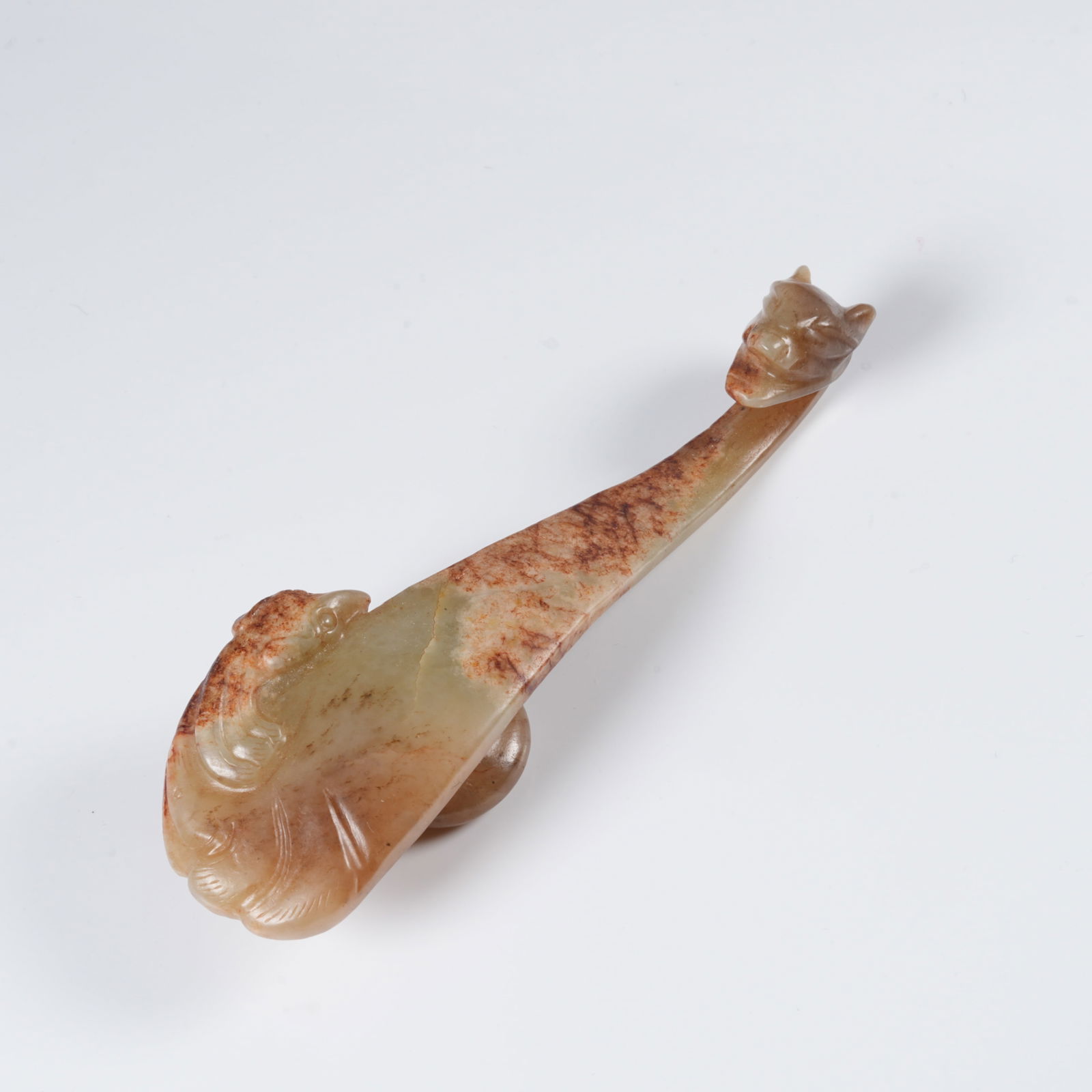 A ANCIENT JADE DRAGON-PATTERN BELT HOOK: Ancient jade dragon-pattern belt hook