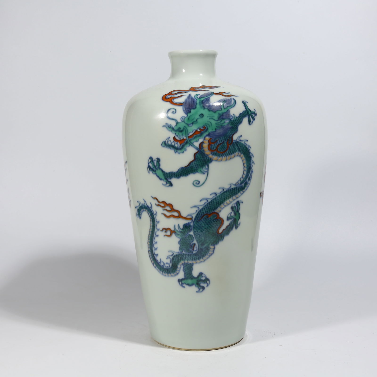 A DOUCAI VASE WITH DRAGON MOTIF (1 of 12)