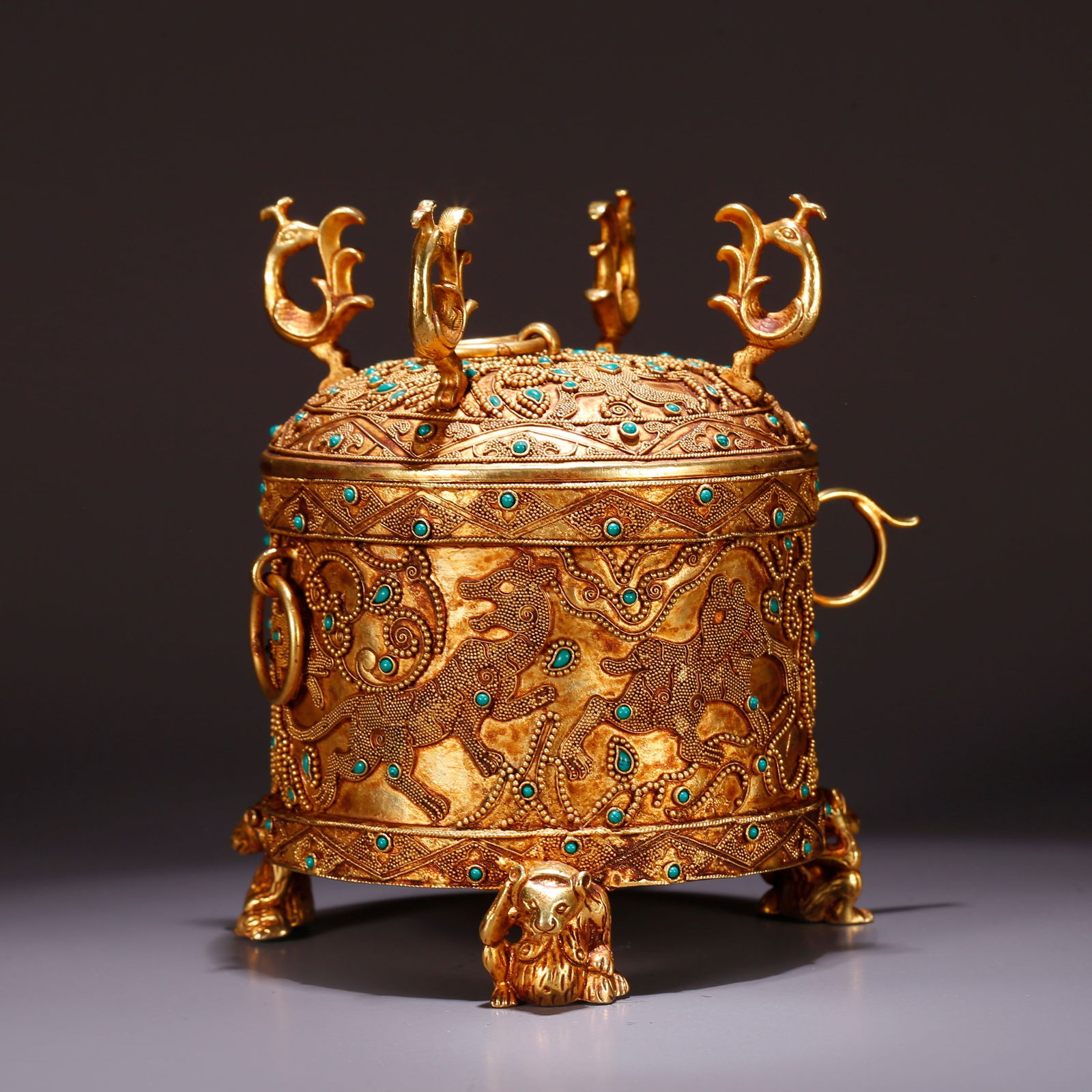 A GILT BRONZE COVERED BOX WITH AUSPICIOUS BEAST PATTERN: Gilt Bronze Covered Box with Auspicious Beast Pattern
