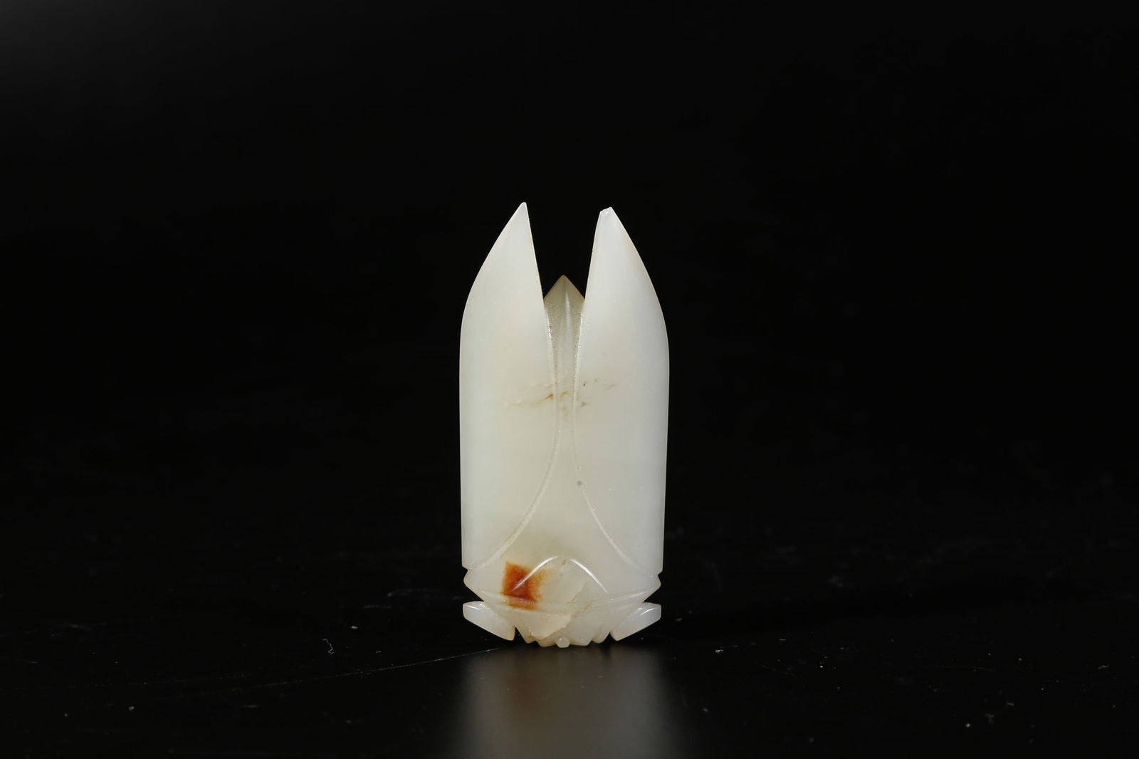 A HETIAN JADE ORNAMENT "ONE CRY STARTLES THE WORLD": Hetian jade ornament "One Cry Startles the World"