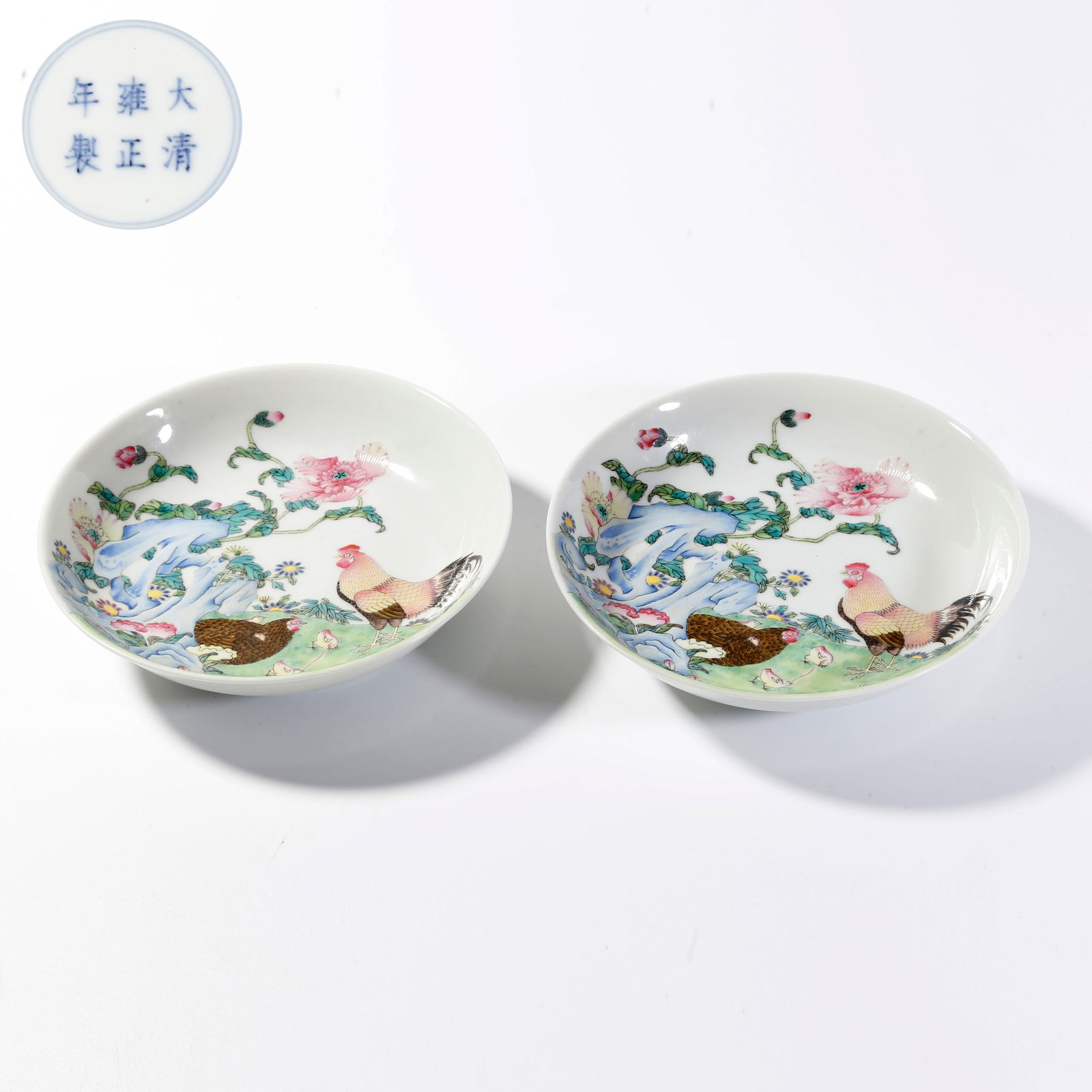 A ENAMELLED ROOSTER MOTIF PLATE (PAIR): Enamelled Rooster Motif Plate (Pair)