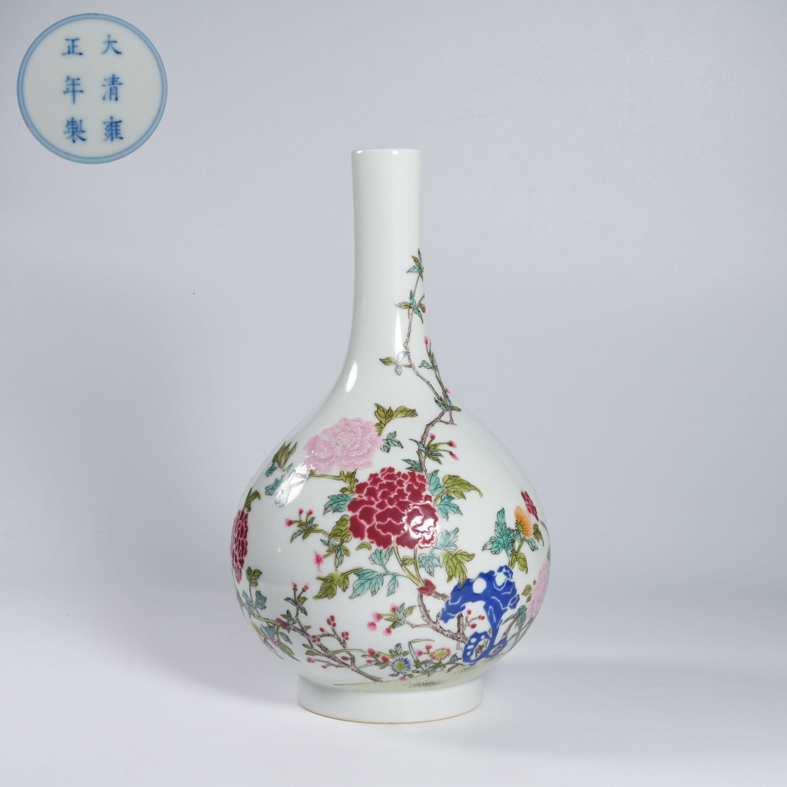 A FAMILLE-ROSE FLORAL VASE (SHANGPING) (1 of 8)