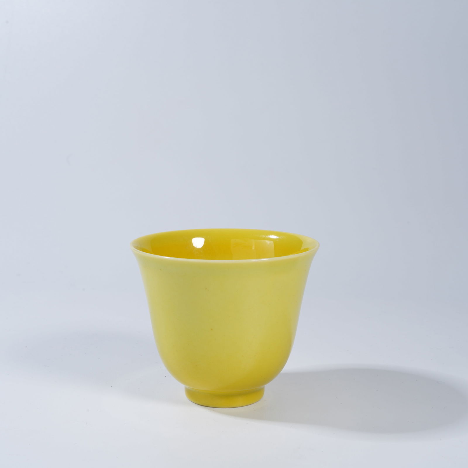 A YELLOW-GLAZED CUP - 3