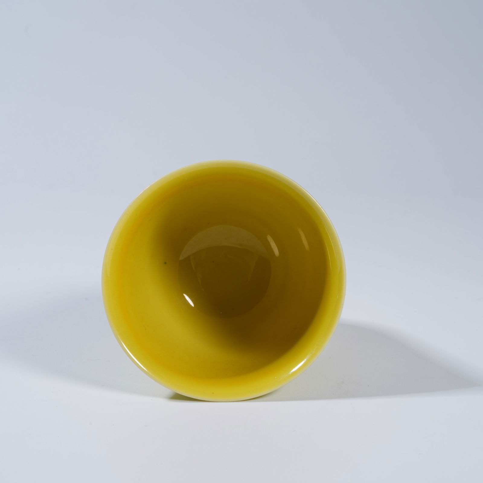 A YELLOW-GLAZED CUP - 4