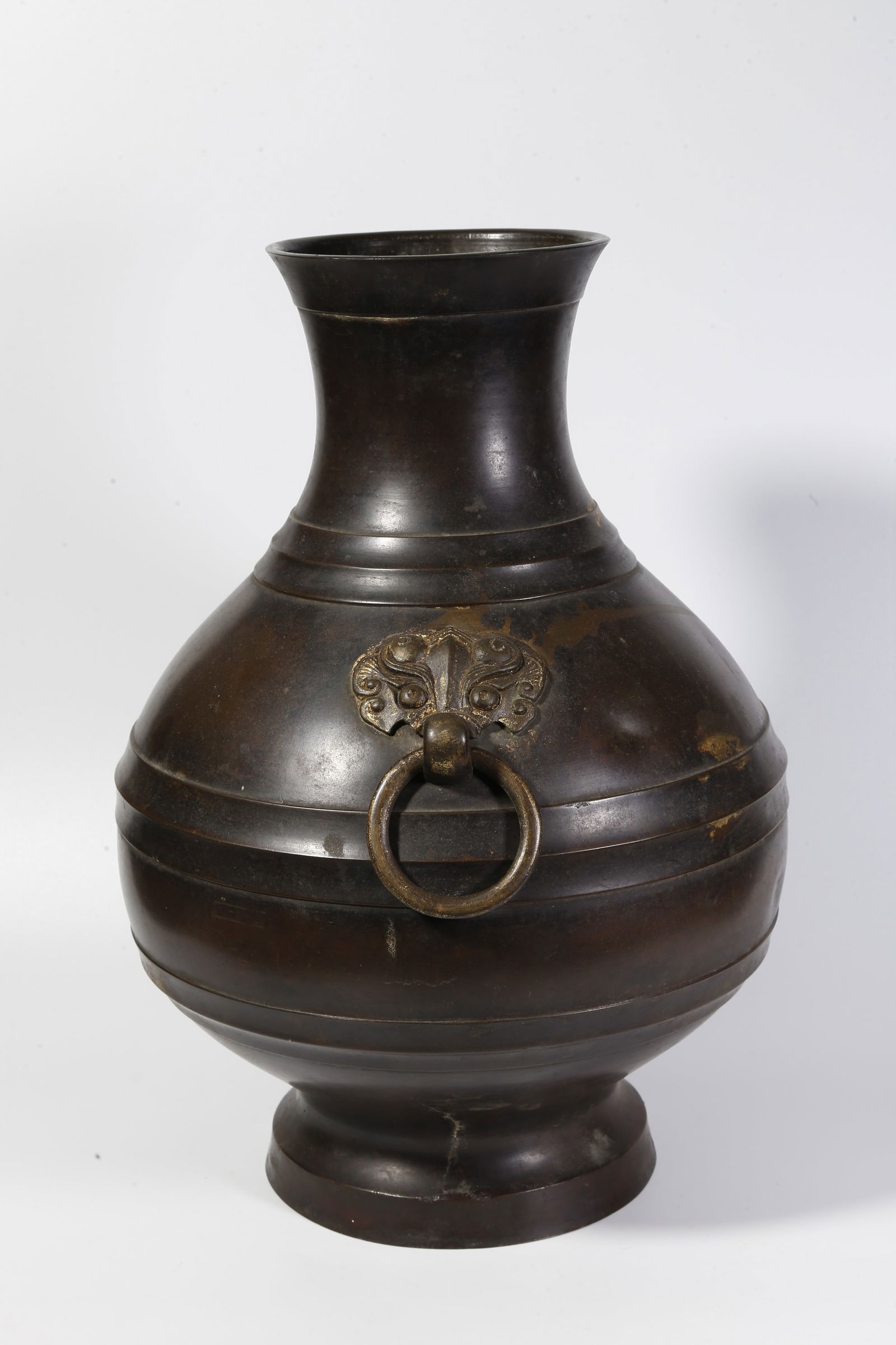 A BRONZE DOUBLE-RING-HANDLED BOTTLE - 4