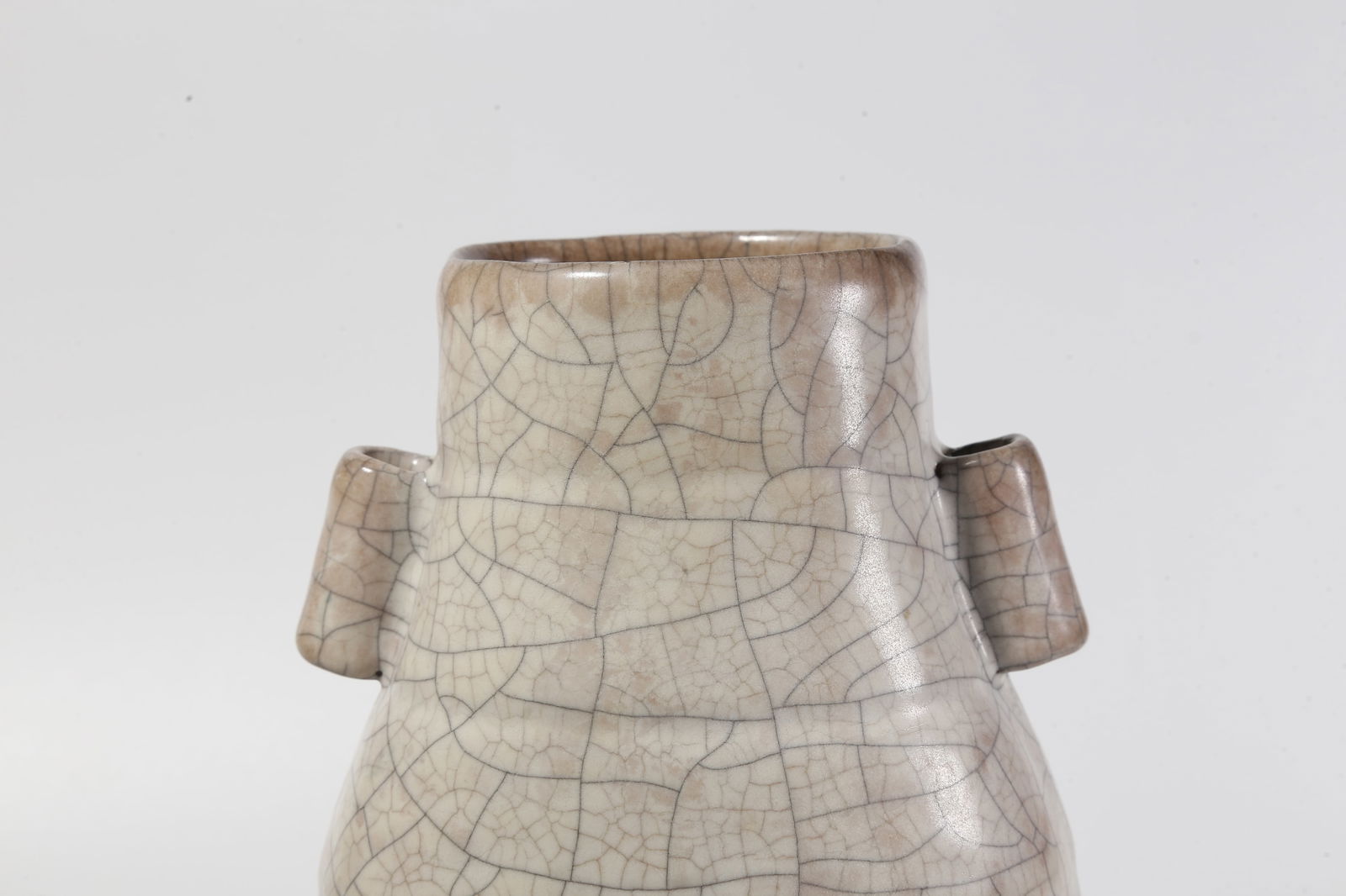 A GE WARE DOUBLE-GUAN-HANDLED BOTTLE - 2