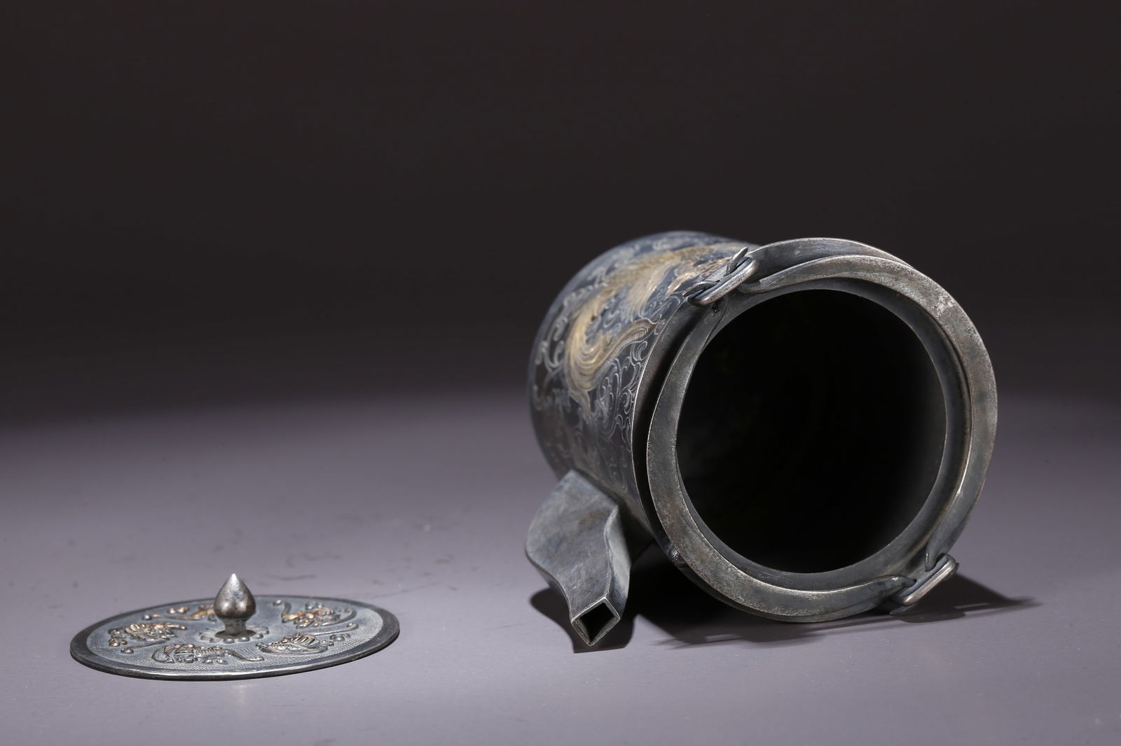 A SILVER TEAPOT WITH AUSPICIOUS BEAST PATTERN - 9