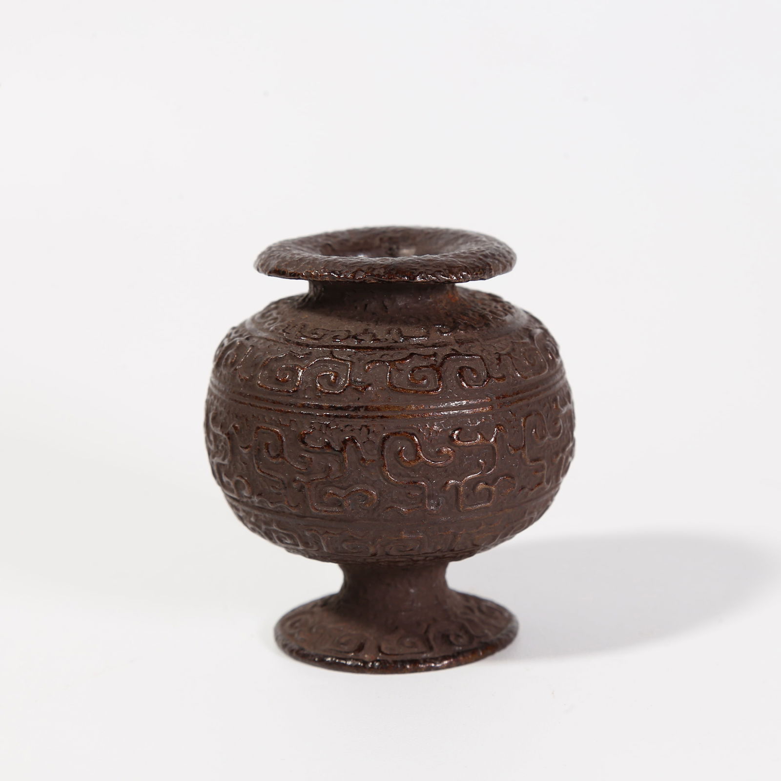 A BRONZE ZUN VESSEL: Bronze zun vessel