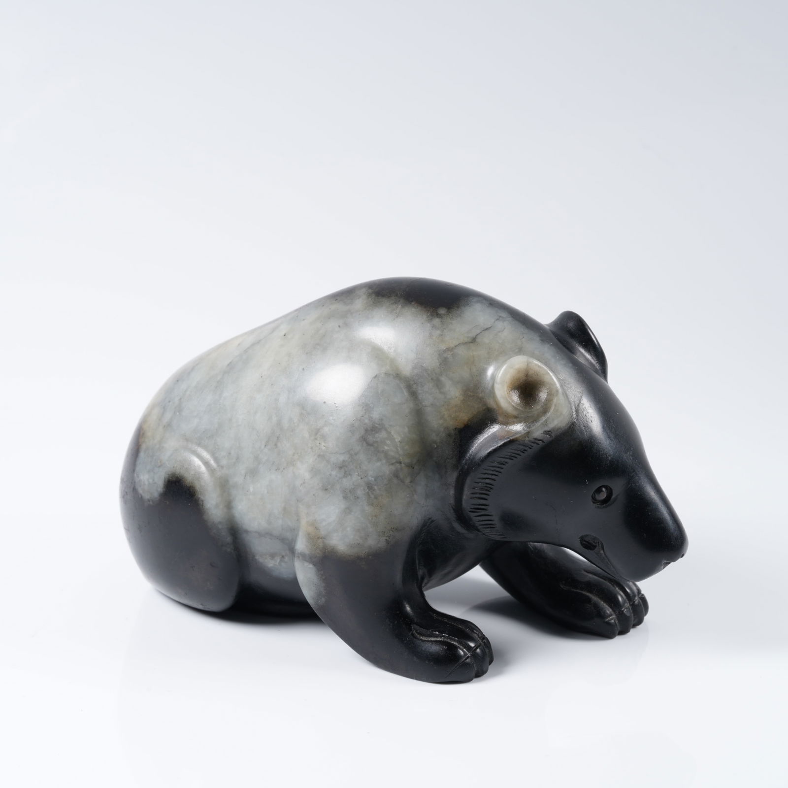 A HETIAN JADE BEAR ORNAMENT: Hetian jade bear ornament