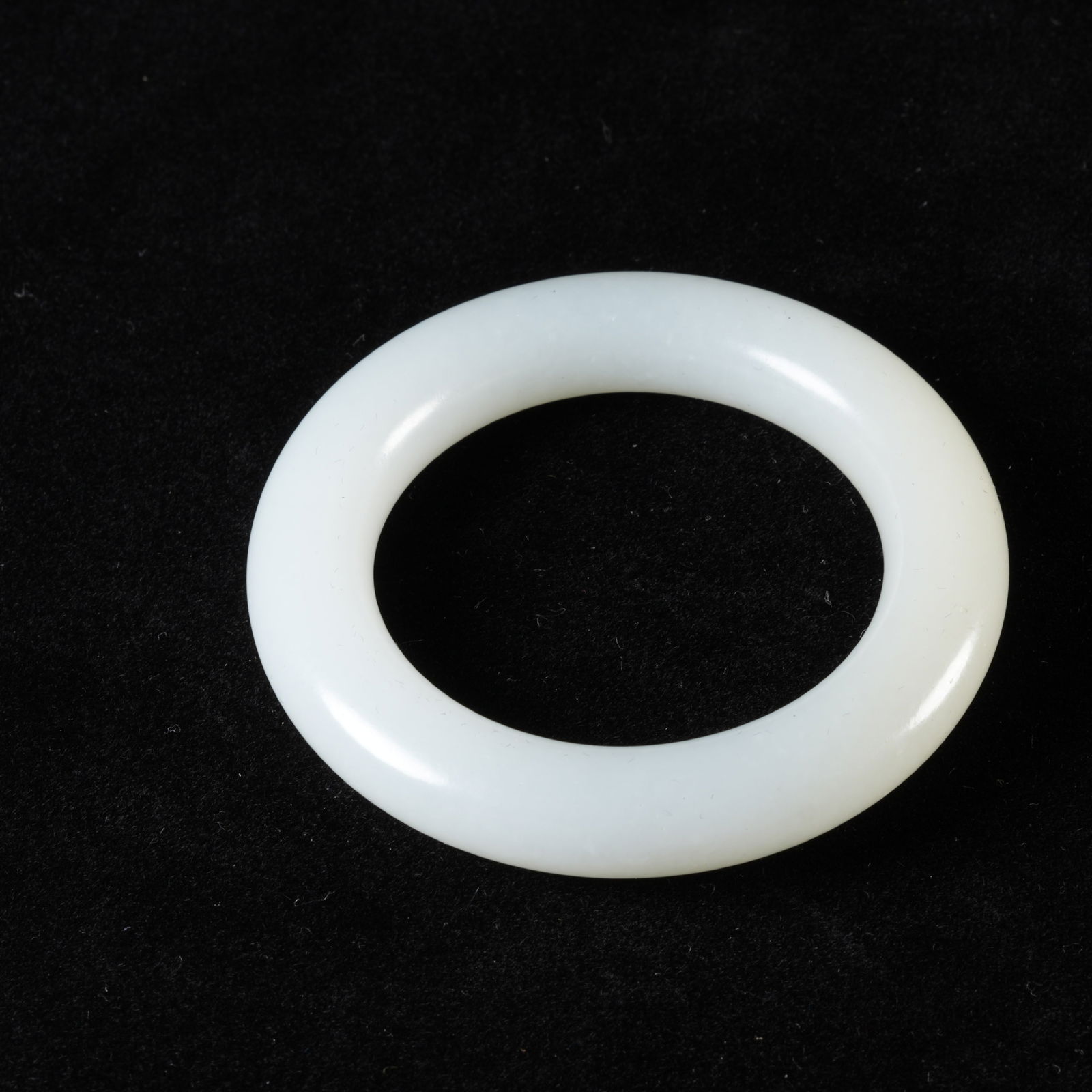 A HETIAN JADE RING (1 of 8)