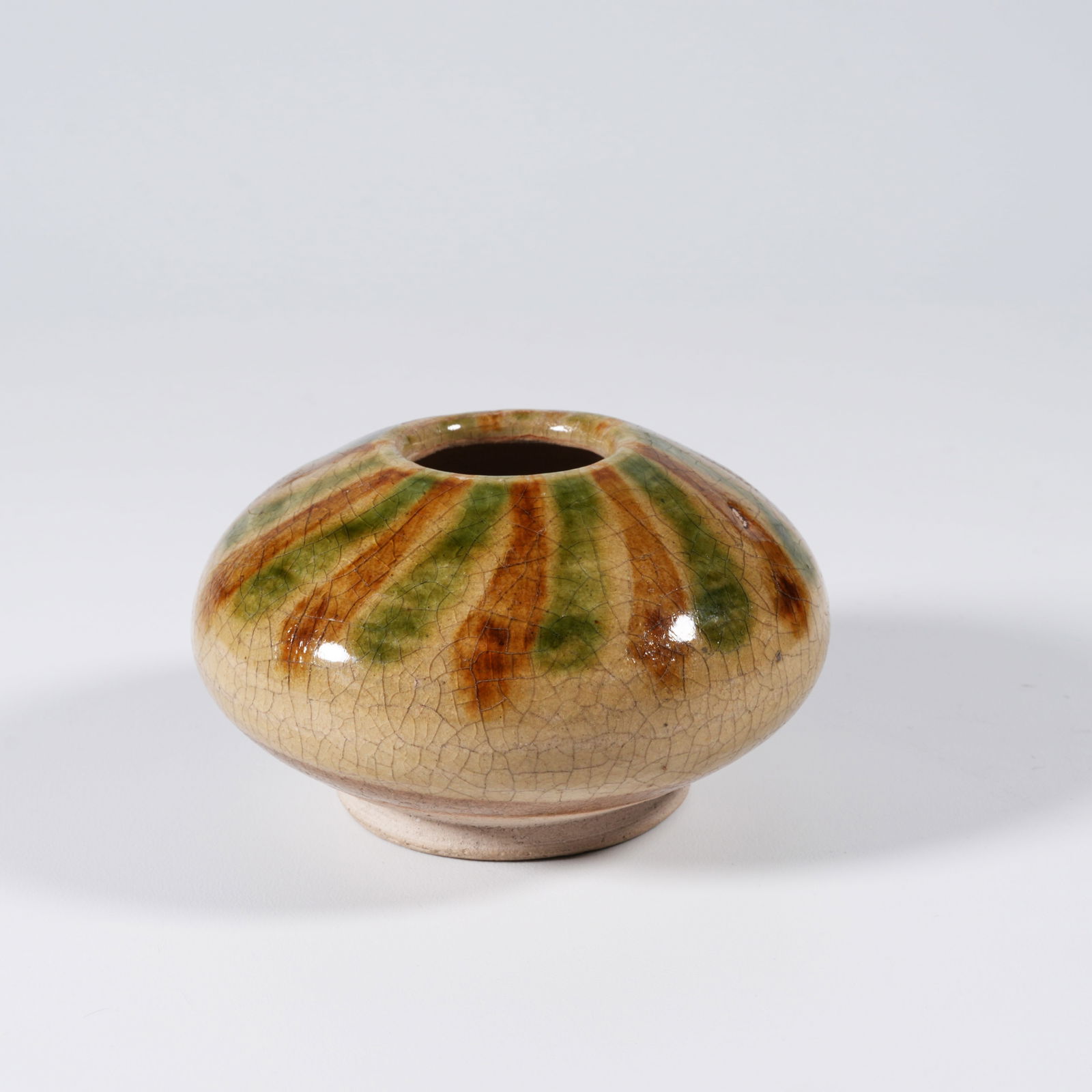 A CHANGSHA KILN WATER POT: Changsha kiln water pot