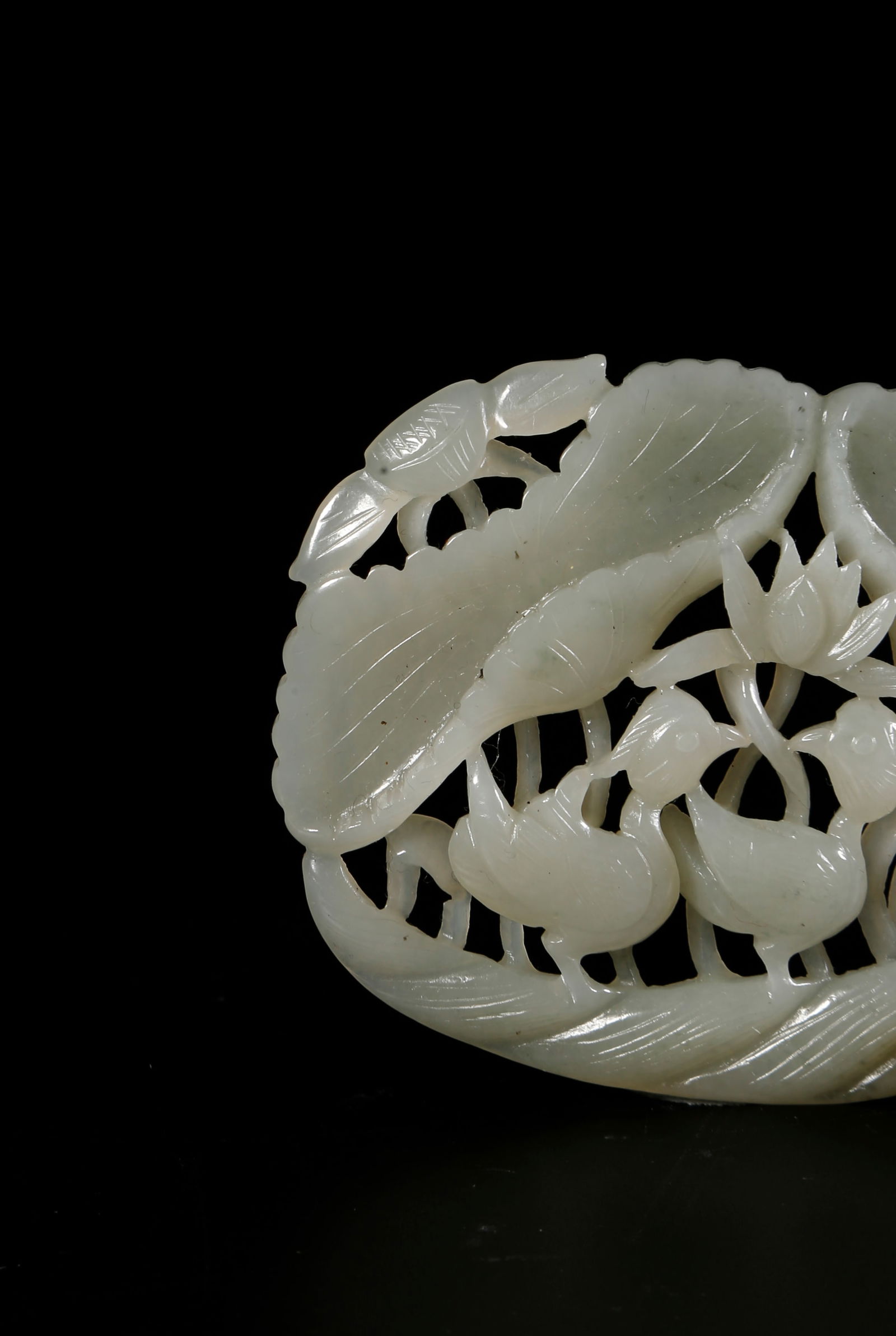A HETIAN JADE OPENWORK DUCK-PATTERN PENDANT - 3