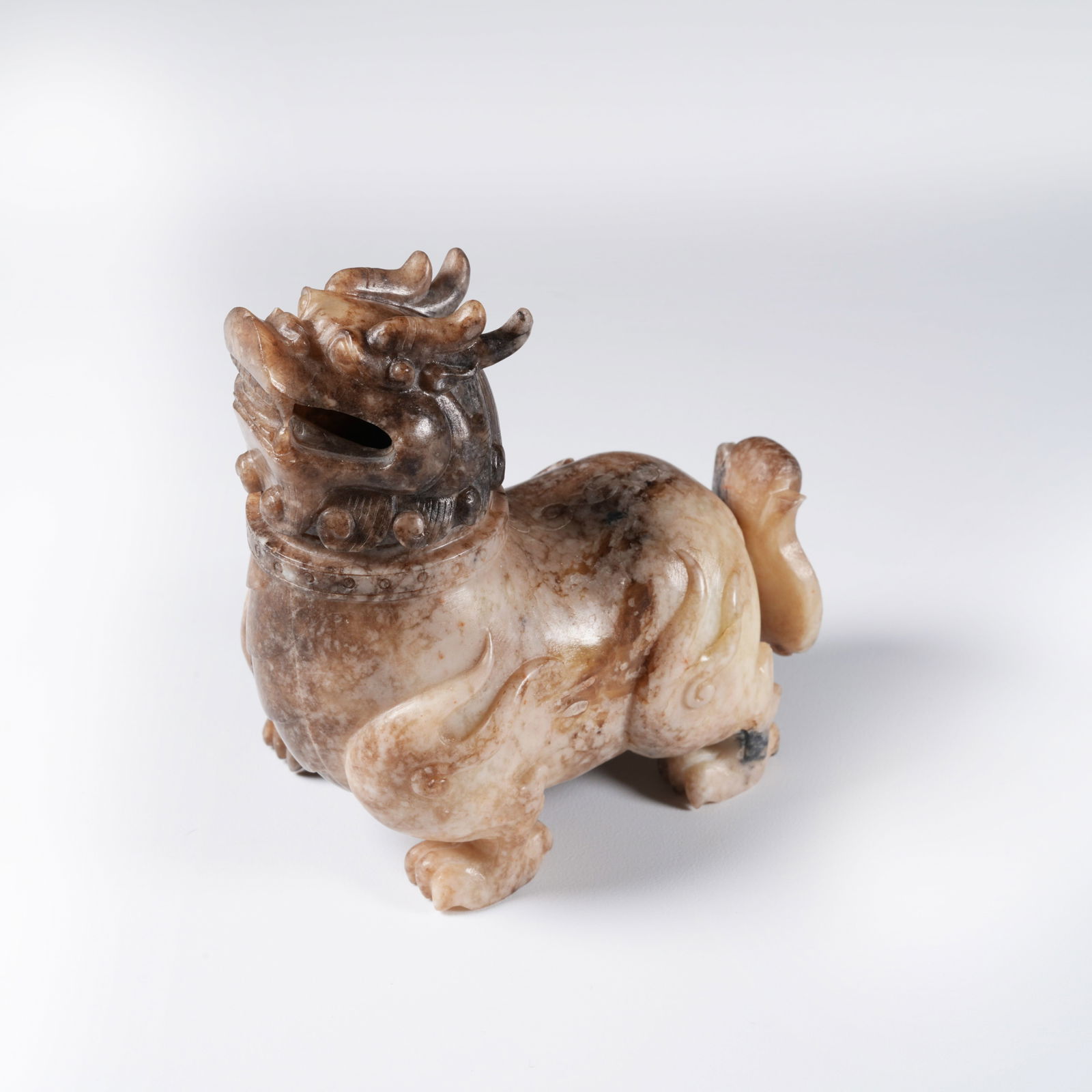 A ANCIENT JADE LION-SHAPED INCENSE BURNER (1 of 8)