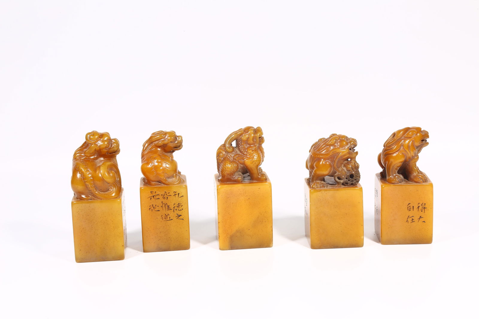 A SET OF SHOUSHAN STONE SEALS WITH BEAST-SHAPED KNOBS - 5