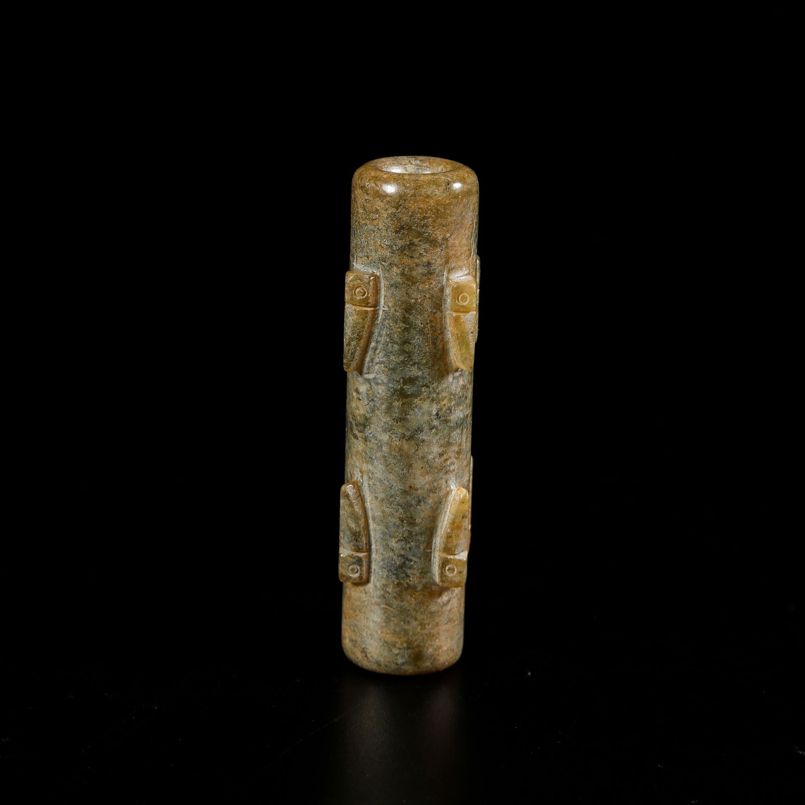 A HETIAN JADE TOGGLE - 4