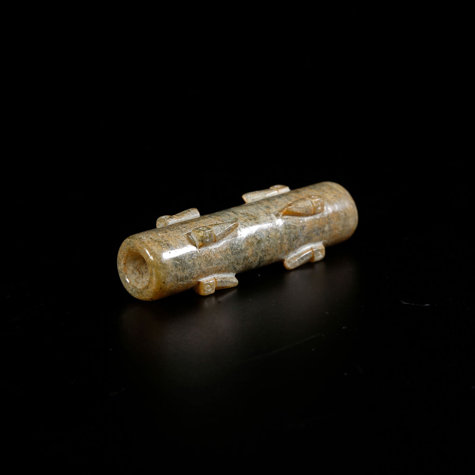 A HETIAN JADE TOGGLE - 8