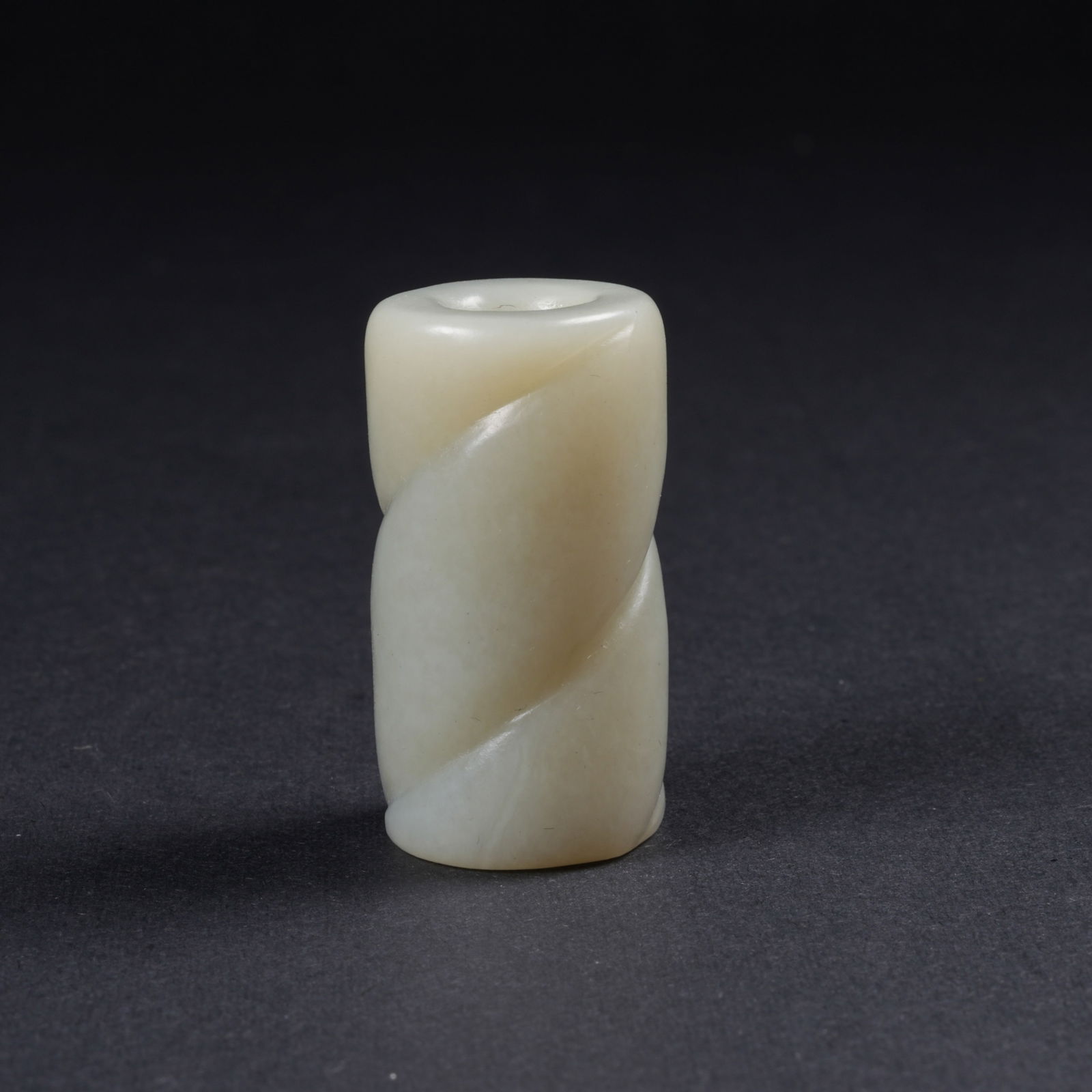 A HETIAN JADE TOGGLE - 4