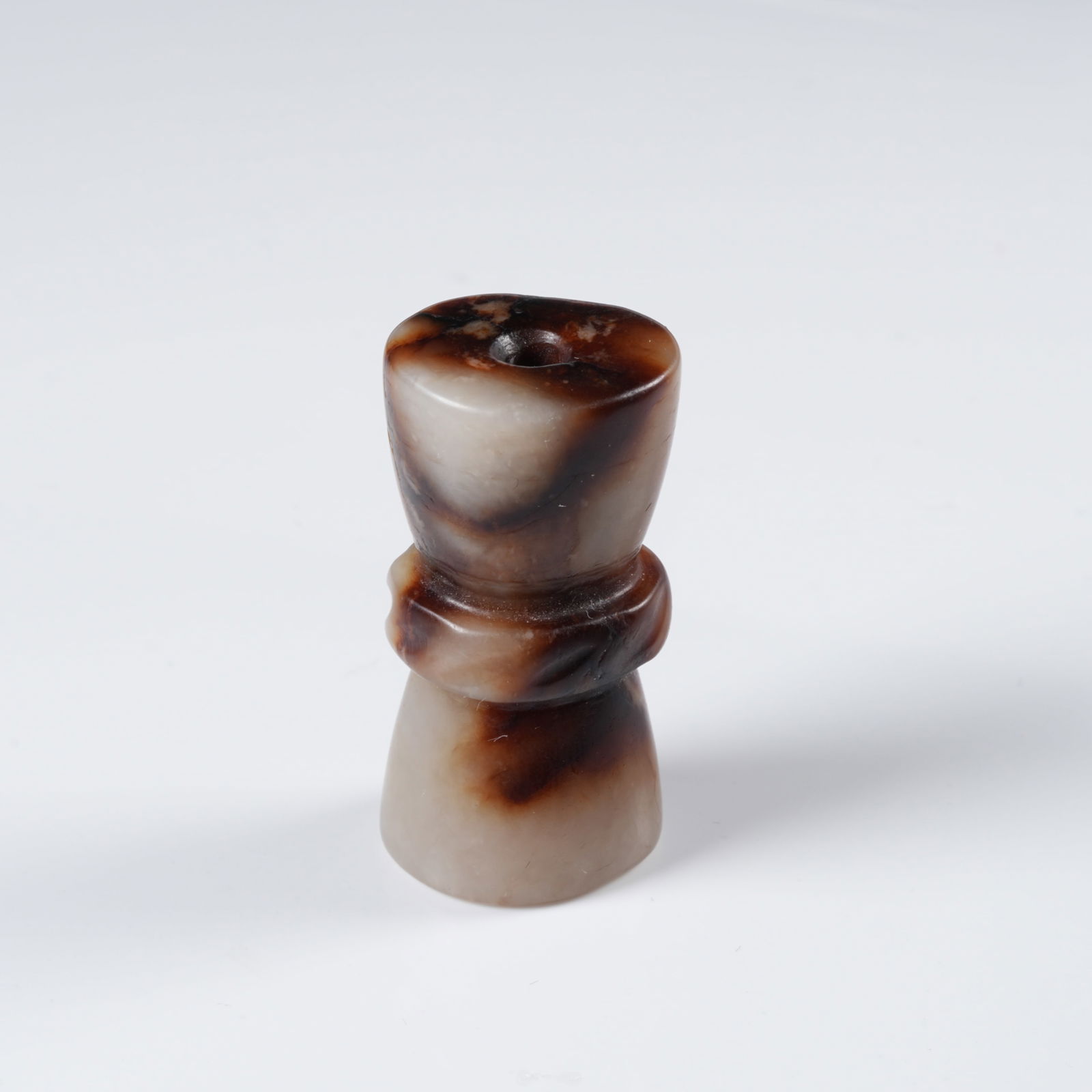 A ANCIENT JADE PENDANT - 2