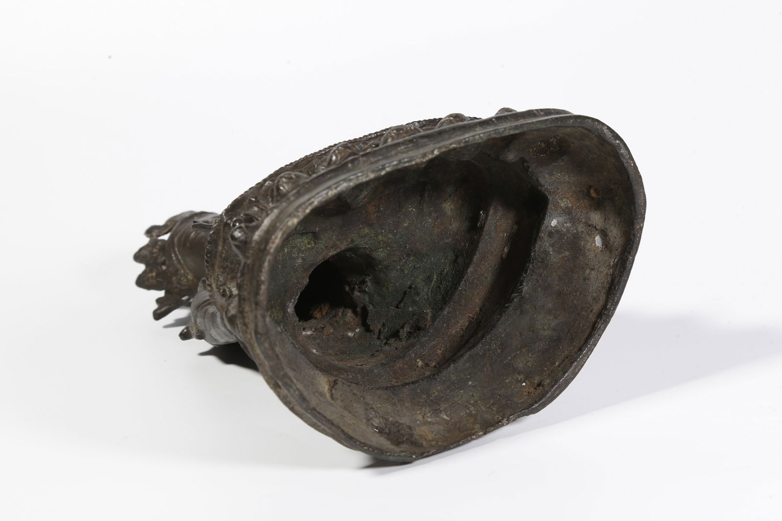 A BRONZE BUDDHA STATUE - 9