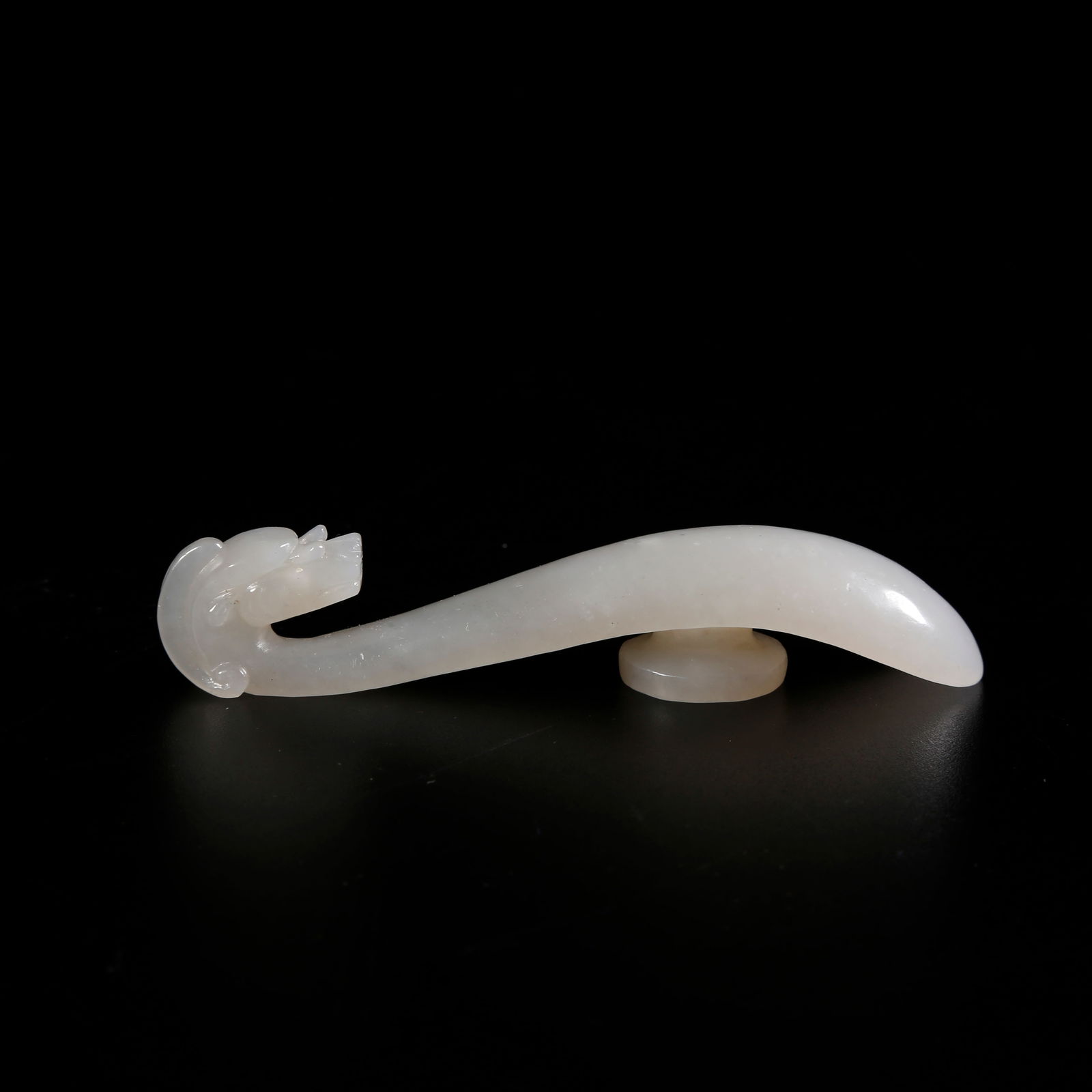 A HETIAN JADE DRAGON-PATTERNED BELT HOOK - 5