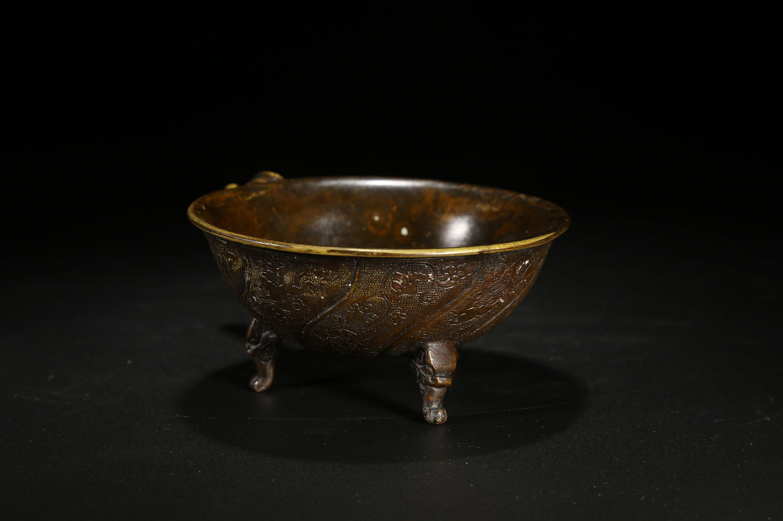 A BRONZE CUP WITH BEAST PATTERN - 4
