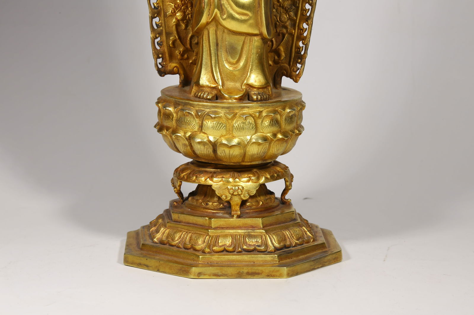 A GILDED SILVER BUDDHA STATUE - 4