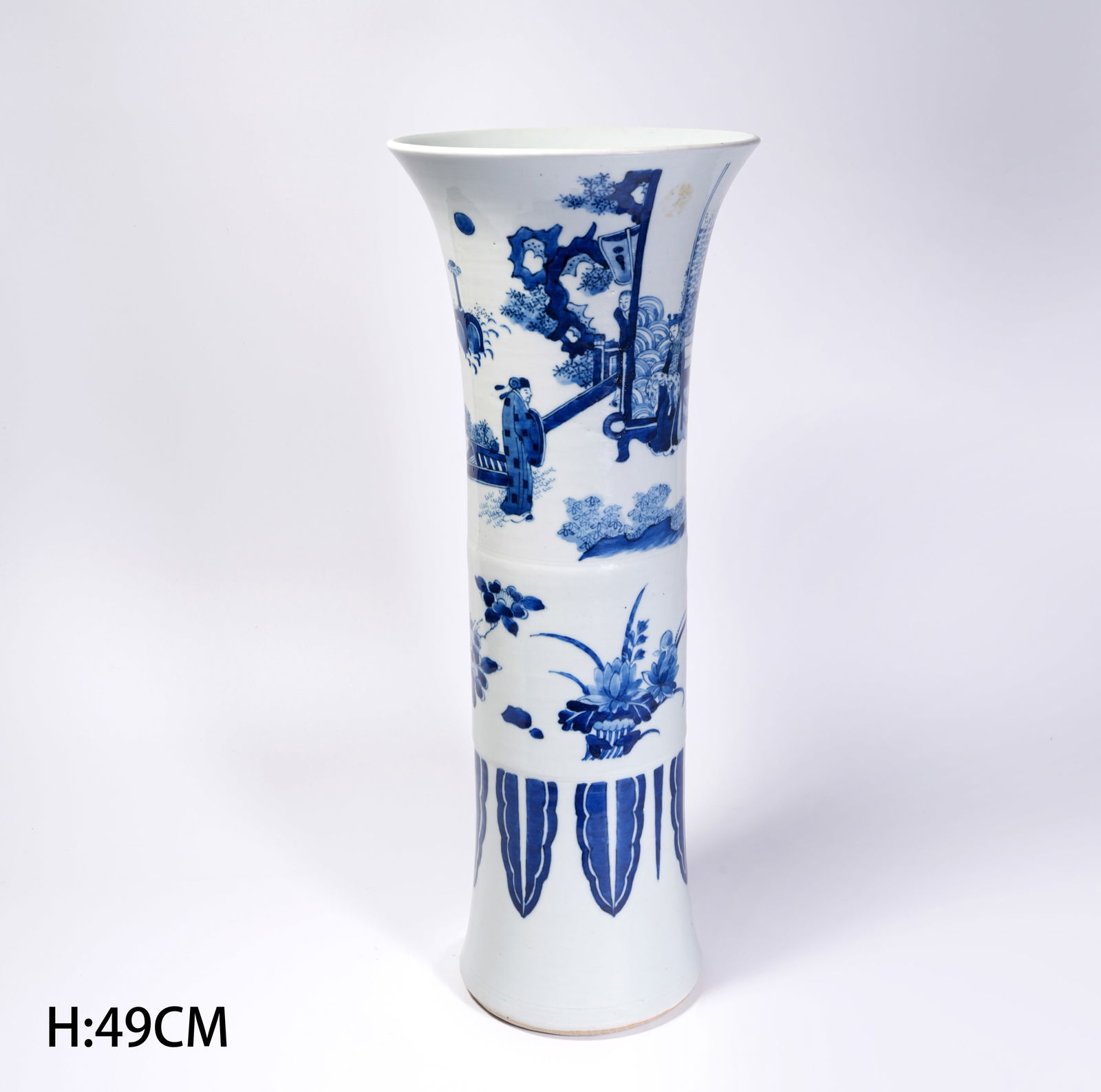 A BLUE-AND-WHITE FIGURE STORY MOTIF FLOWER-FORM GU: Blue-and-White Figure Story Motif Flower-Form Gu