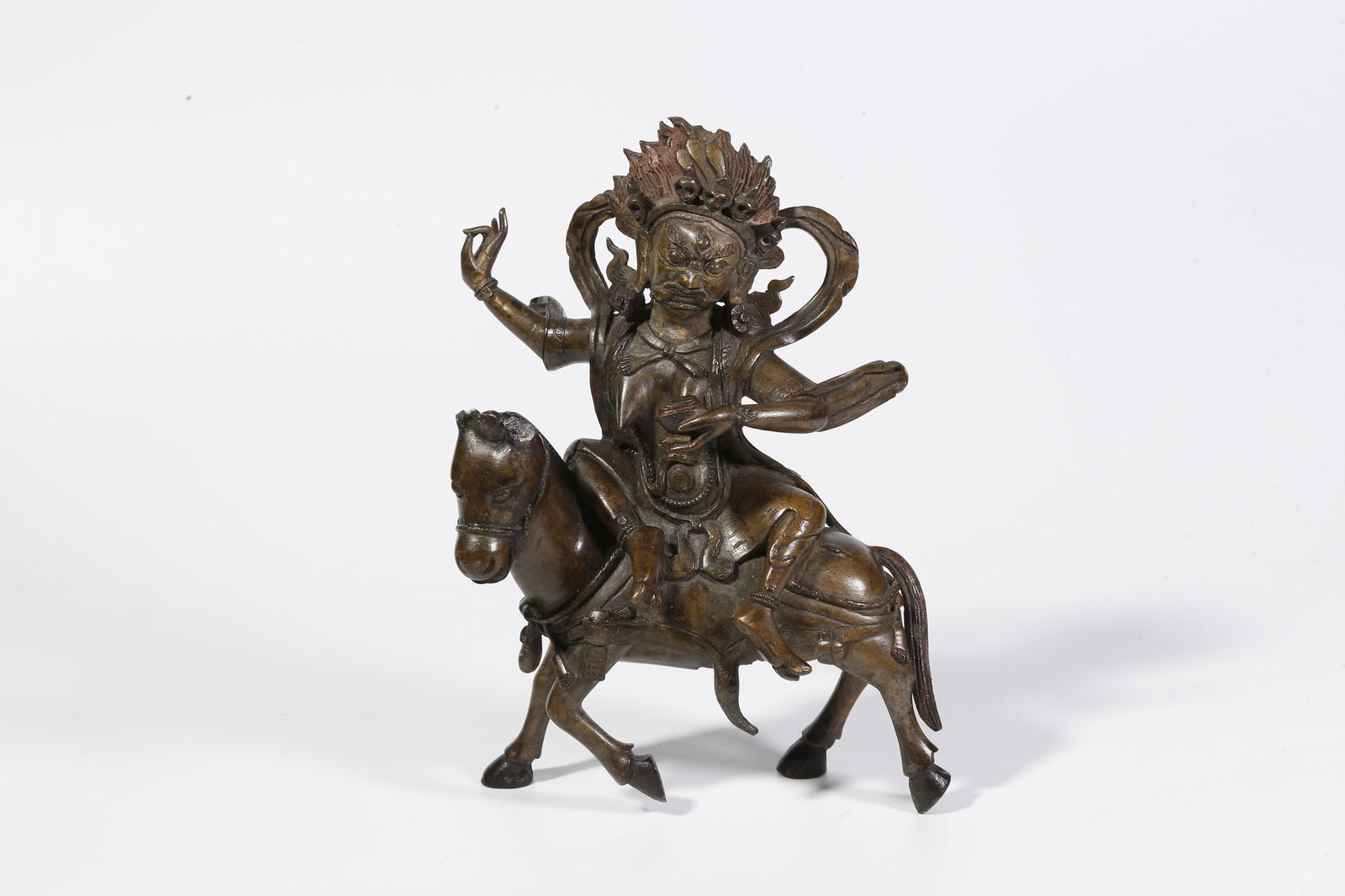 A BRONZE BUDDHA STATUE: Bronze Buddha statue