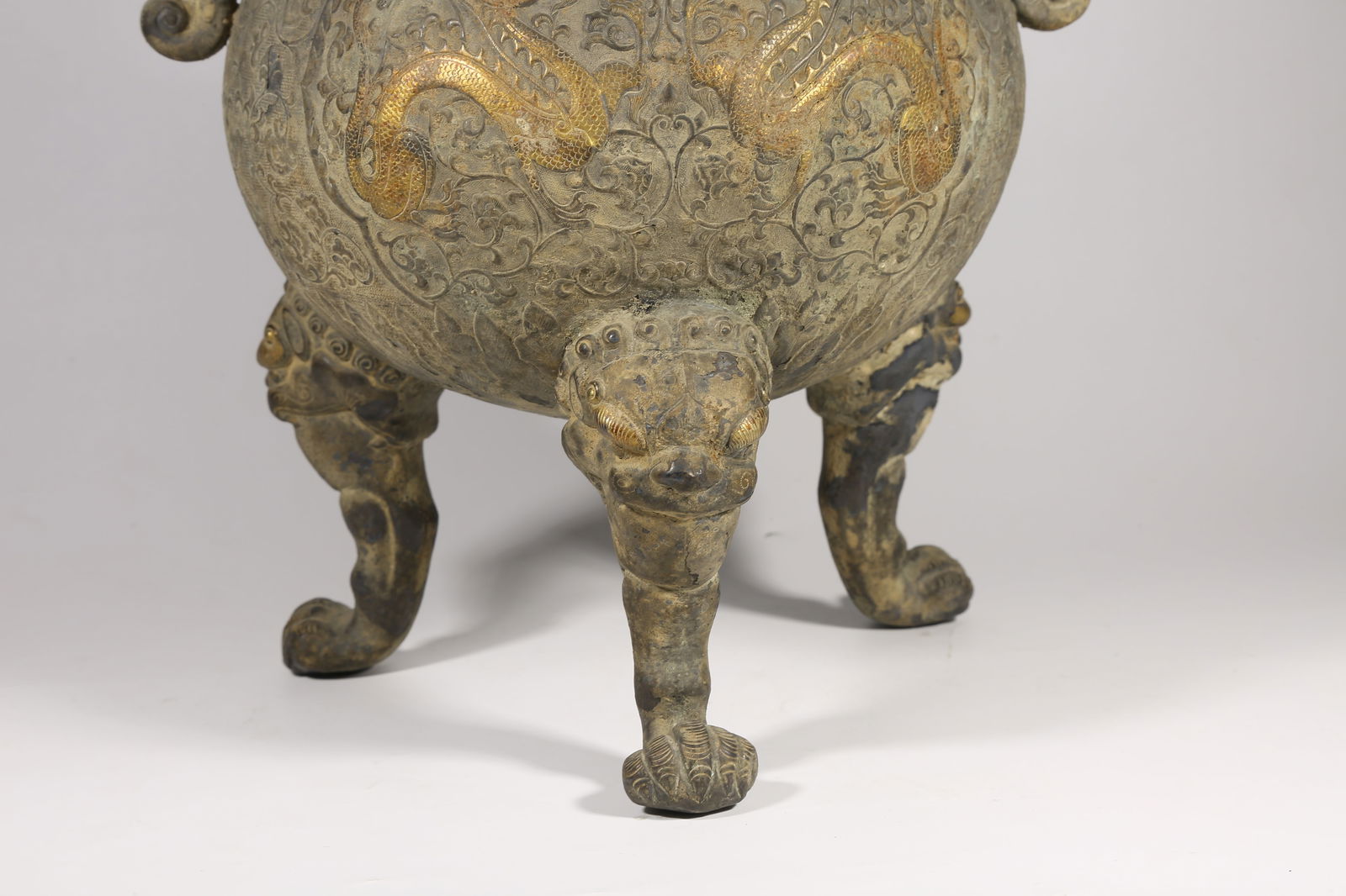 A SILVER PARTIAL GILDED DRAGON PATTERN INCENSE BURNER - 5