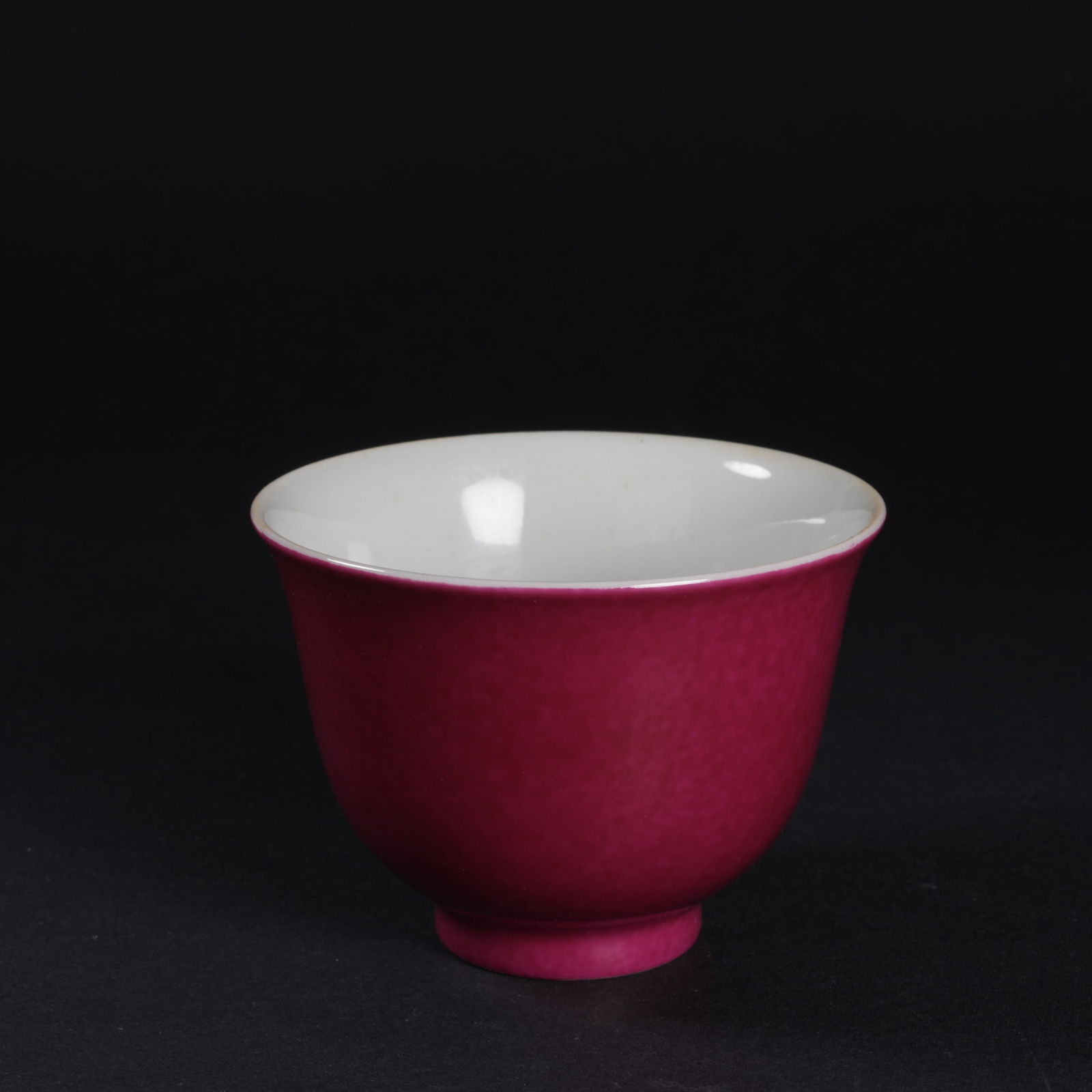 A RUBY-RED GLAZED CUP - 2