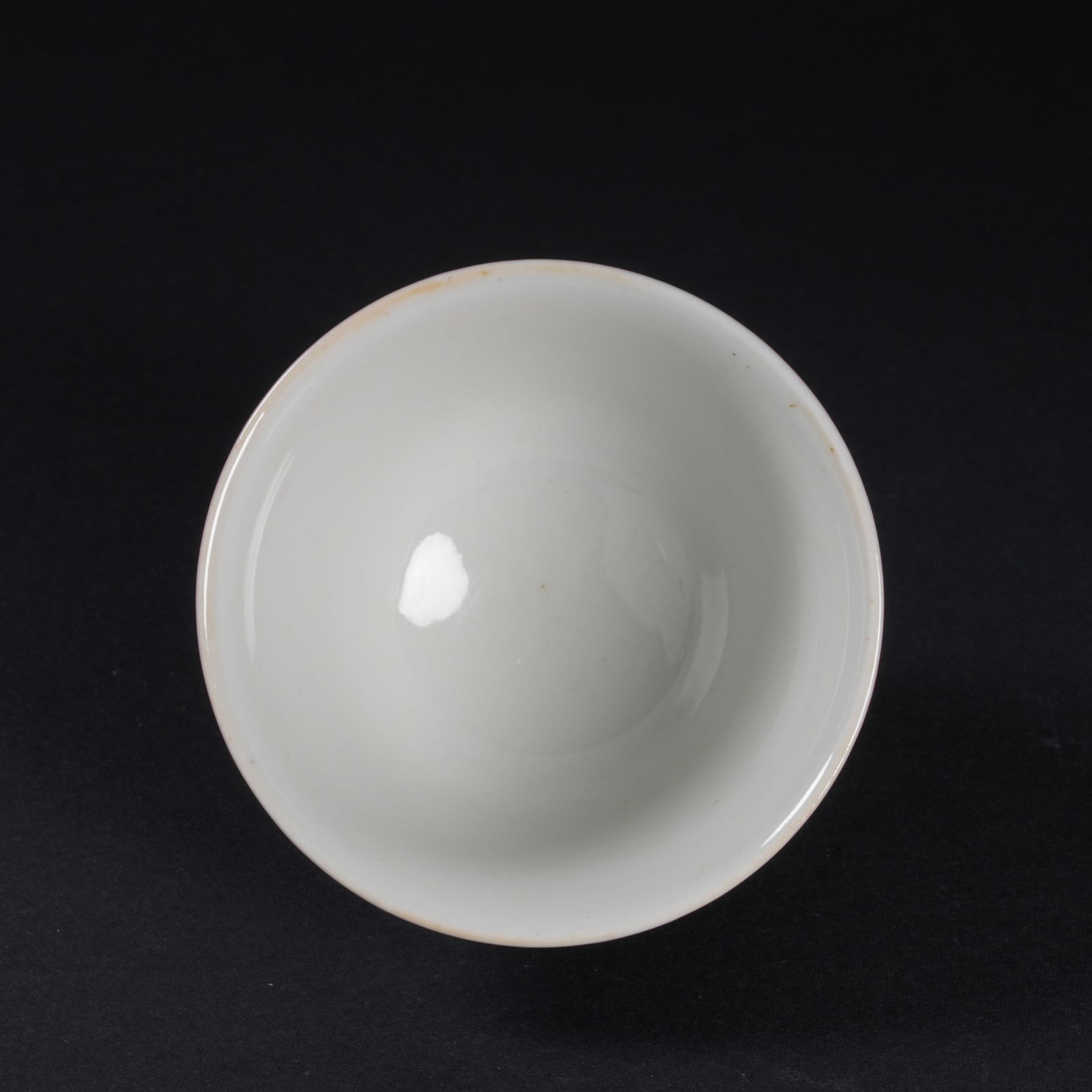 A RUBY-RED GLAZED CUP - 5