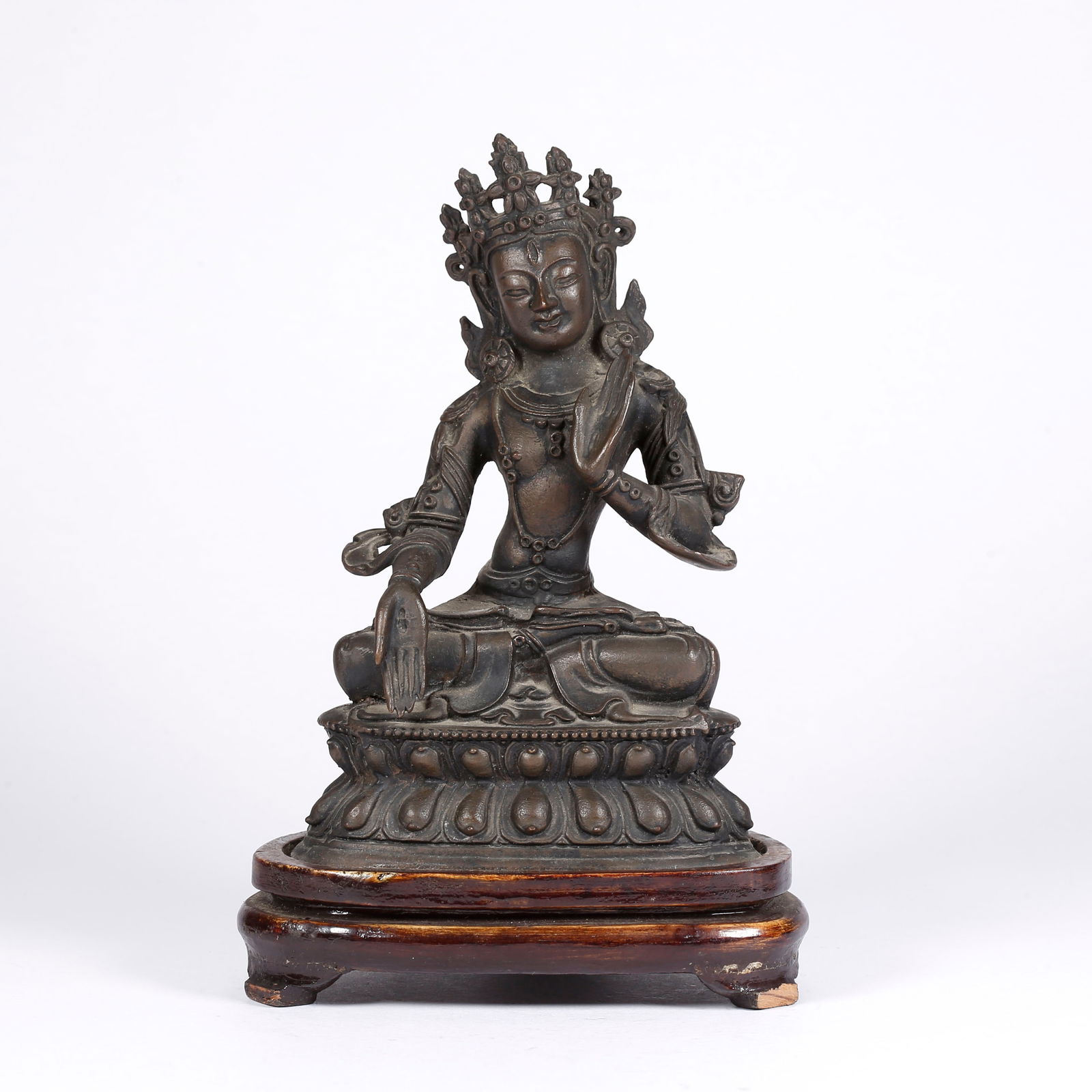 A BRONZE BUDDHA STATUE (1 of 9)