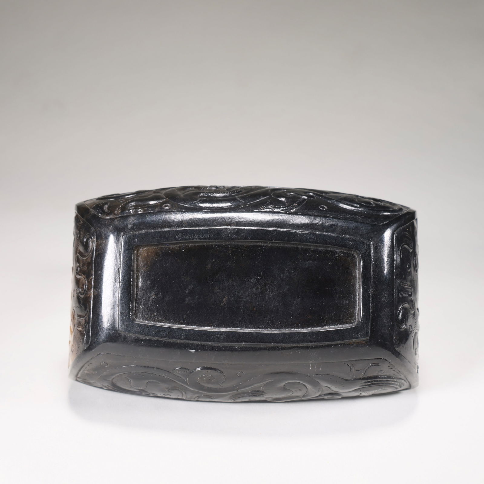 A HETIAN JADE RECTANGULAR COVERED BOX WITH BOGUWAN (ANTIQUE PATTERN) - 9