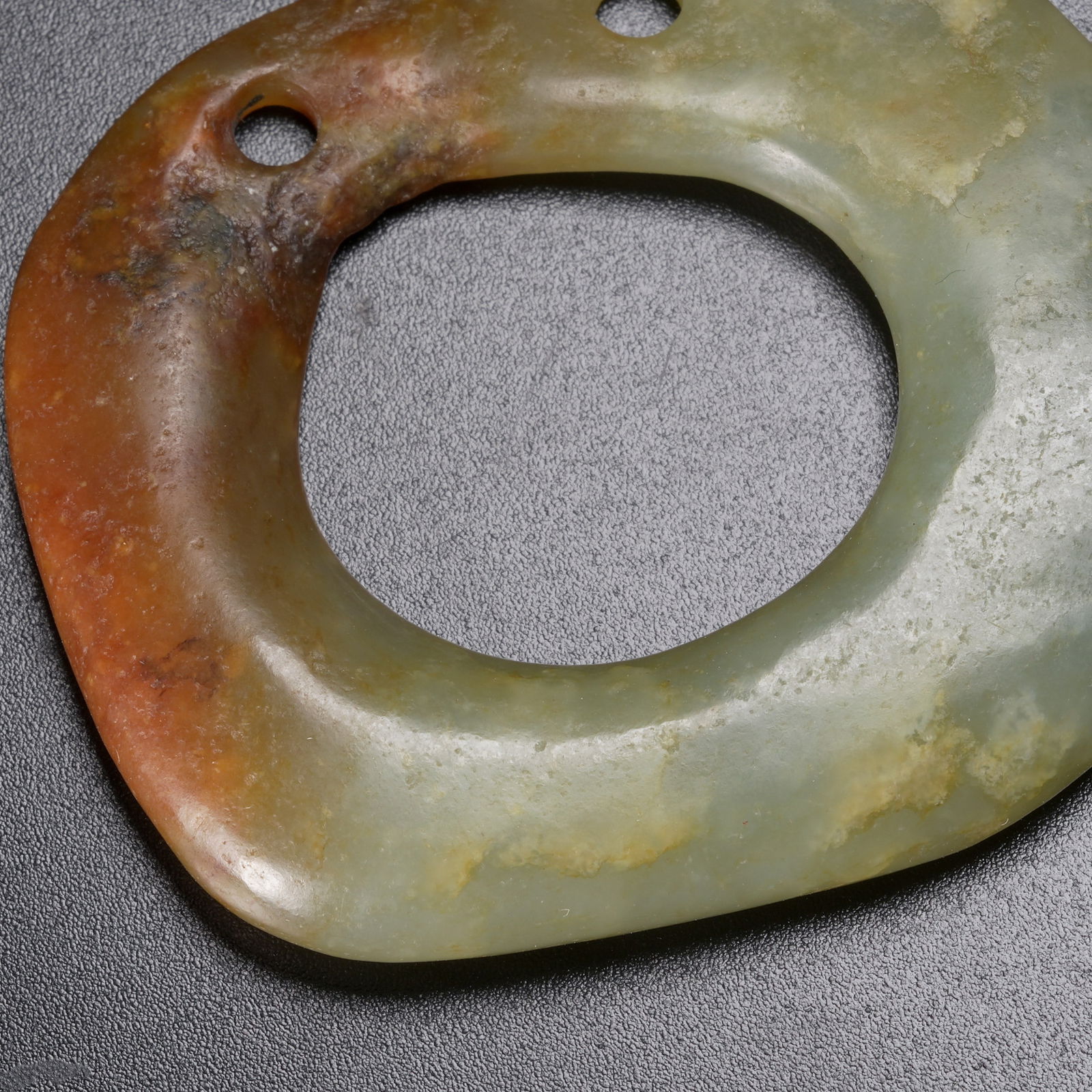 A ARCHAIC JADE RING - 3